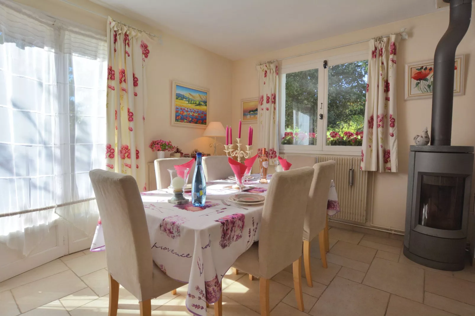Les Lauriers-Roses-Dining room