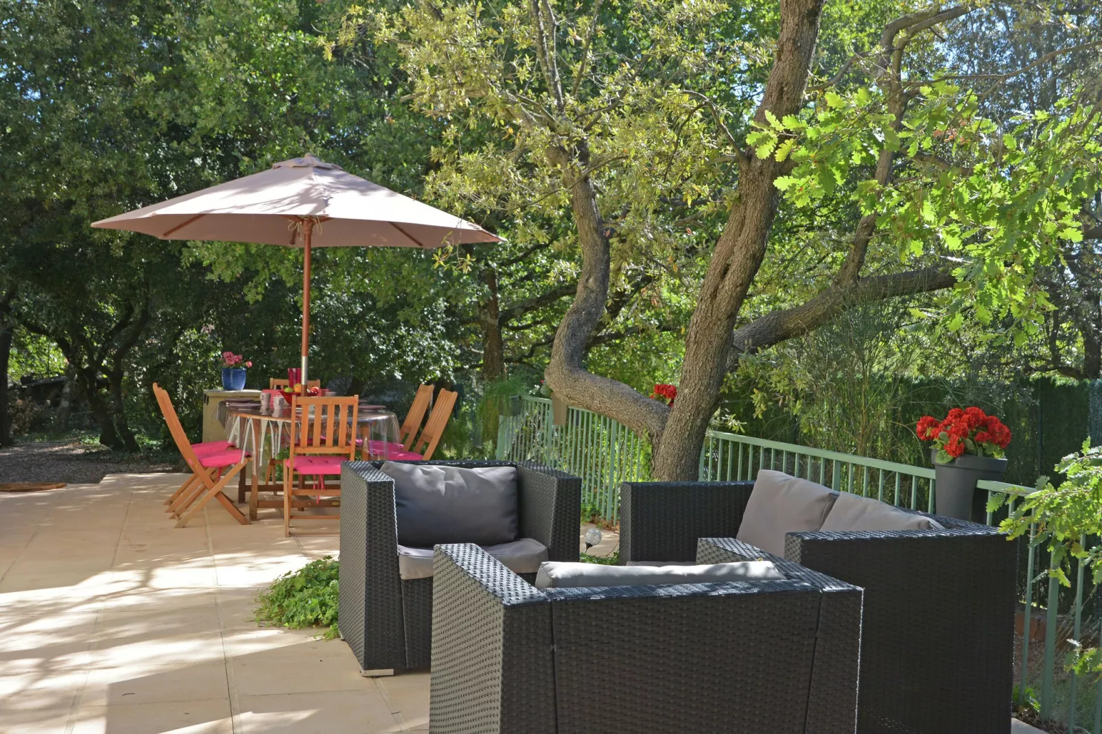Les Lauriers-Roses-Terrace balcony
