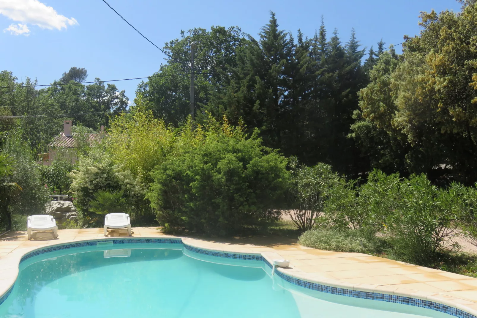 Les Lauriers-Roses-Gardens summer