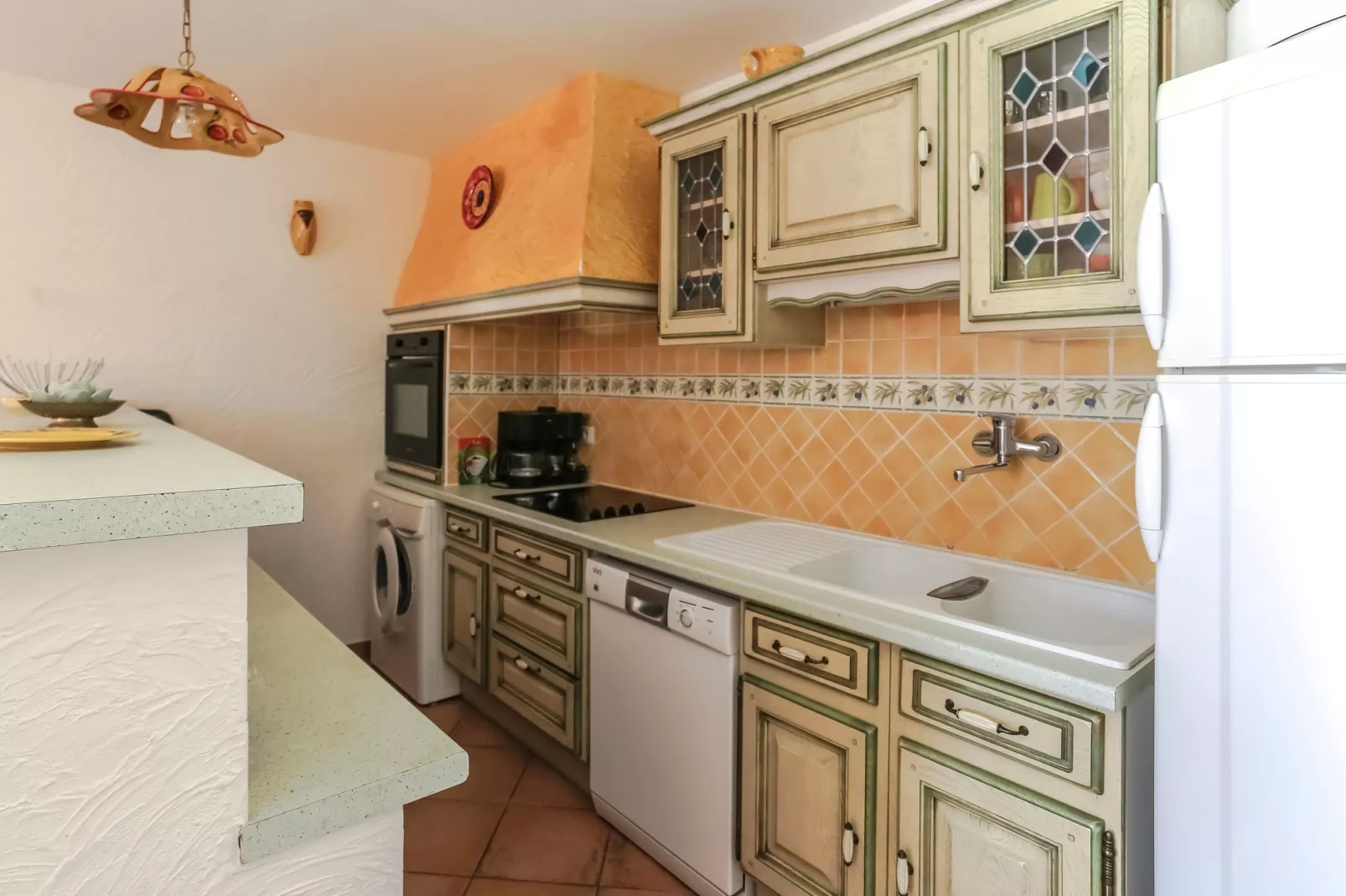 Villa l'Anthémis villa 5 pieces piscine commune-Kitchen