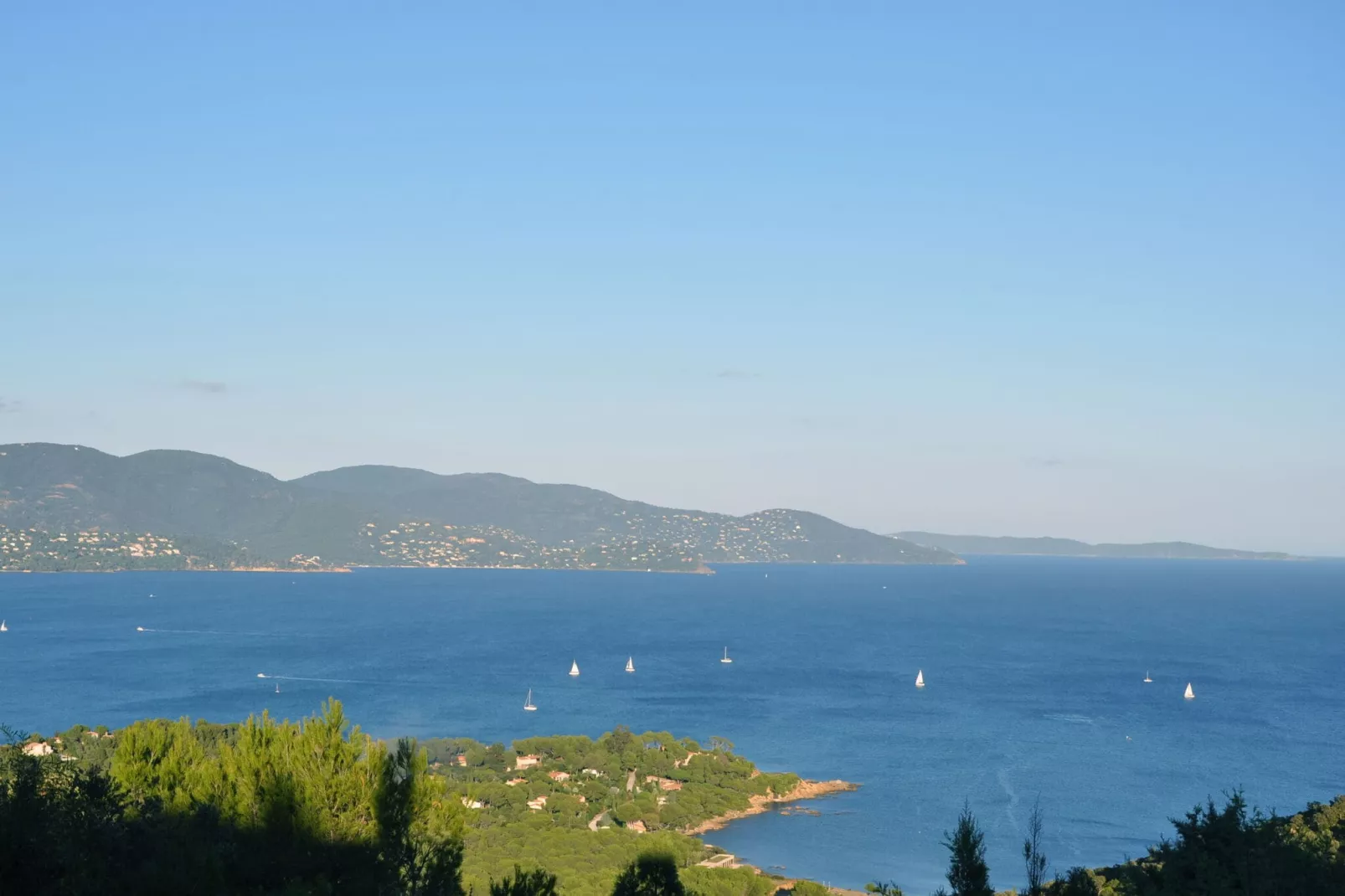 Villa avec piscine vue mer et proche plage à Bormes les Mimosas-View summer