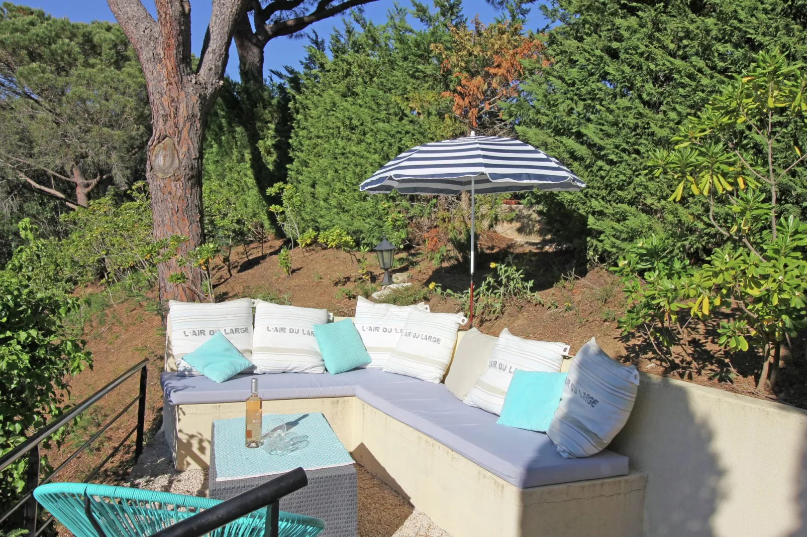 Antje la Sauvageonne-Terrace balcony