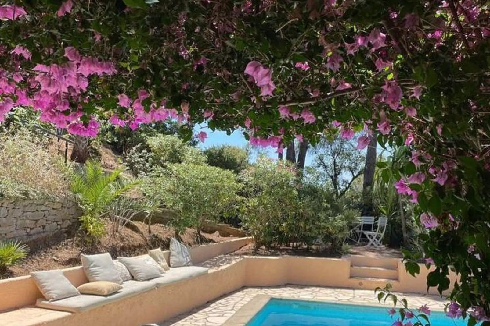 Antje la Sauvageonne-Gardens summer