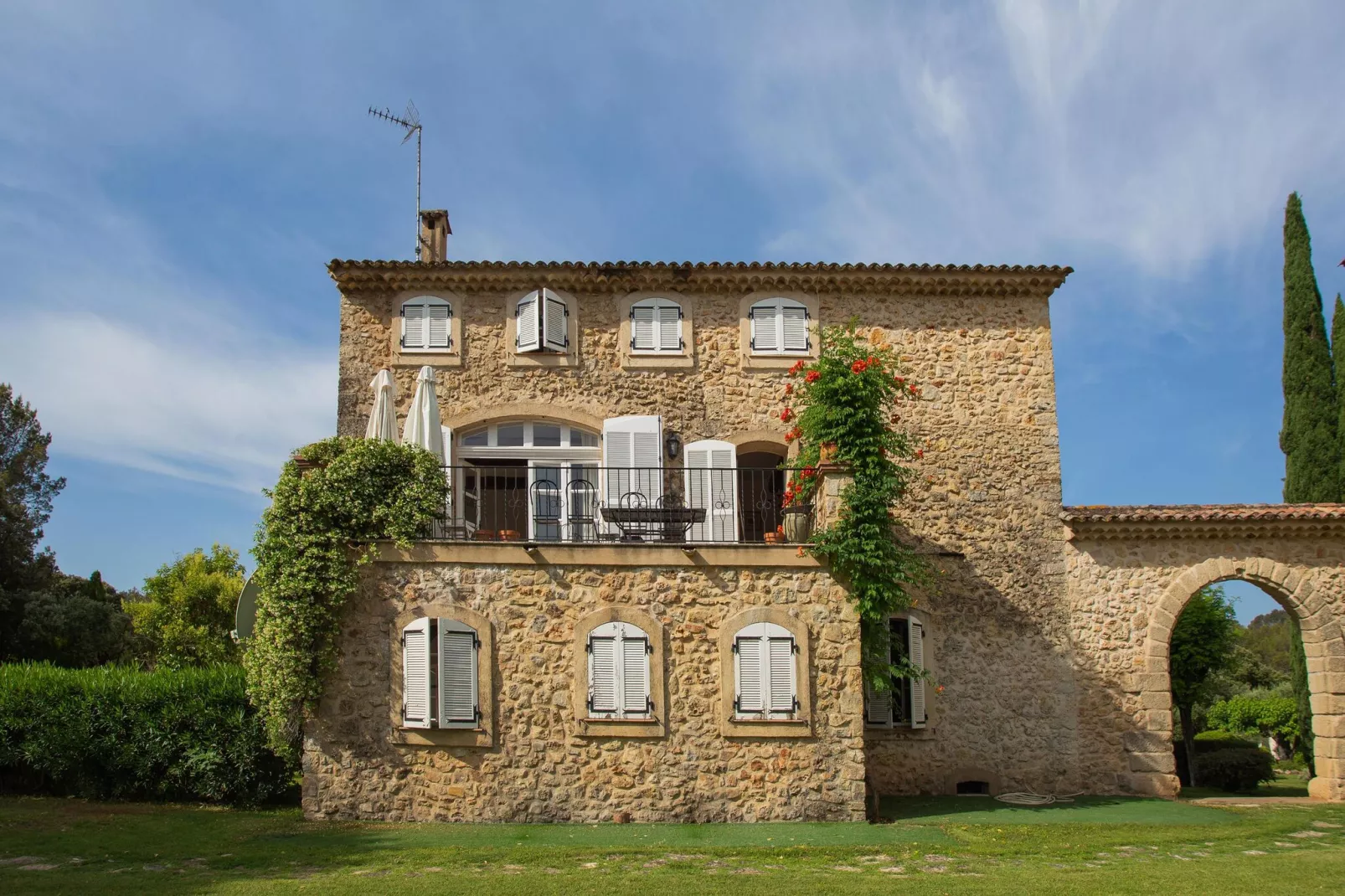 Chateau de Mappe-Exterior summer