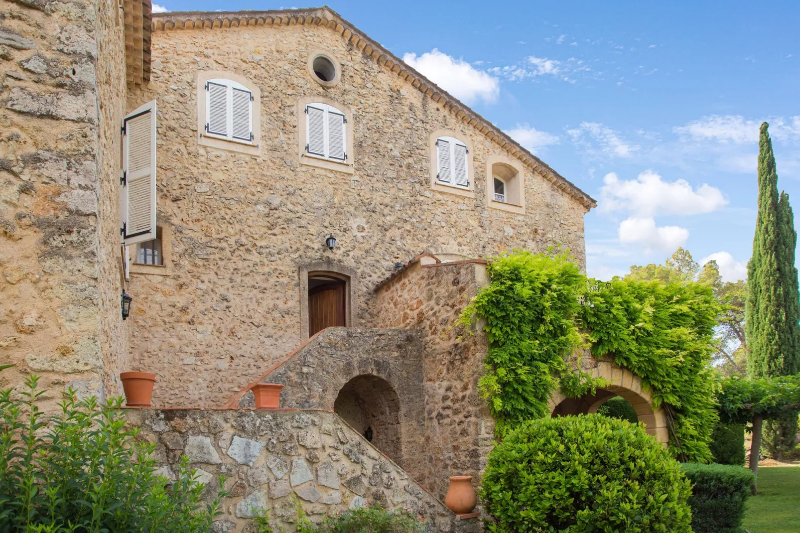 Chateau de Mappe-Exterior summer