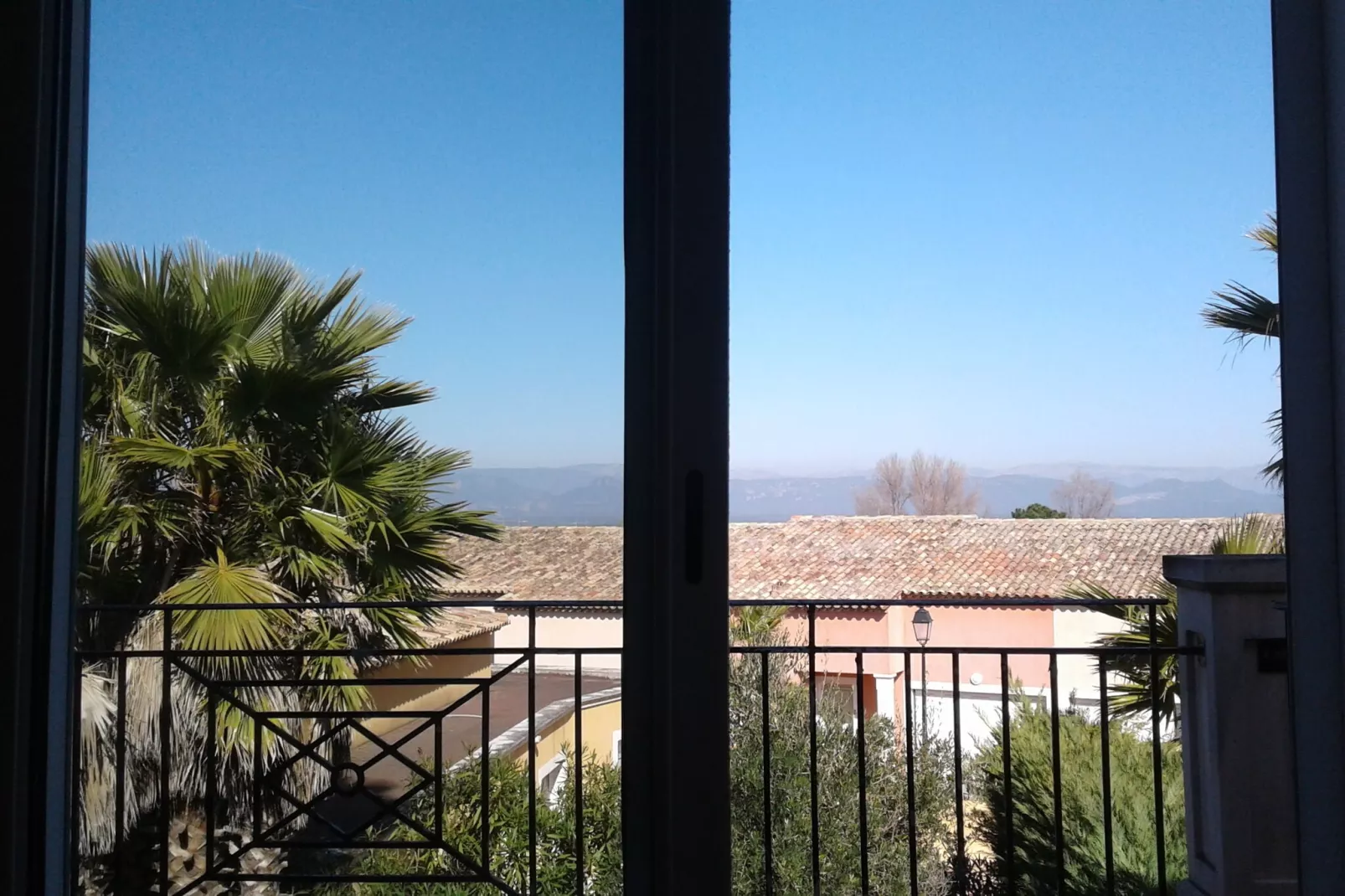 Le Green Bastide 1-View summer