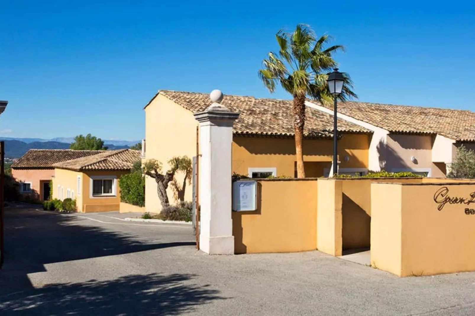 Le Green Bastide 1-Exterior summer