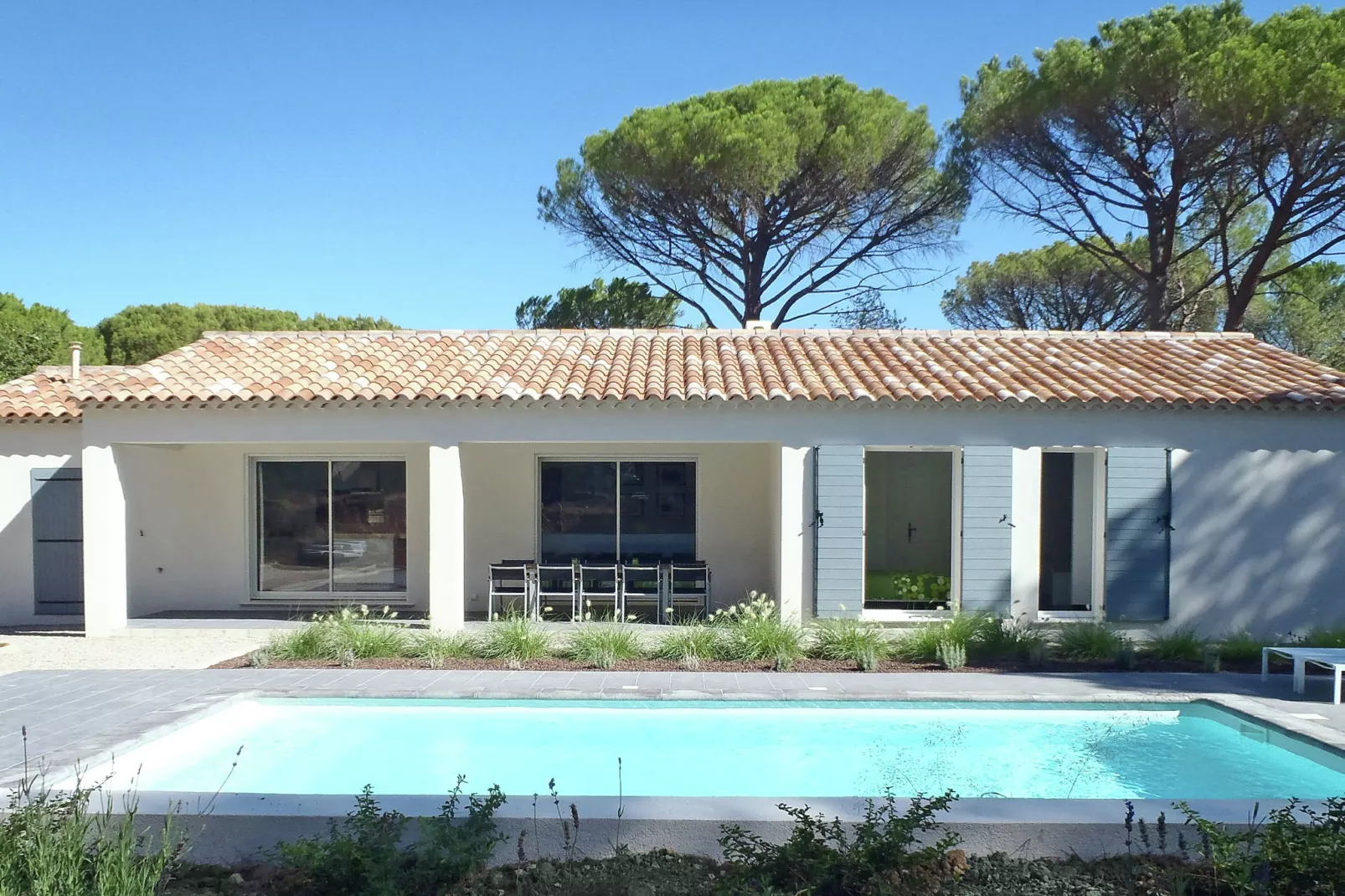 Le Rey-Exterior summer