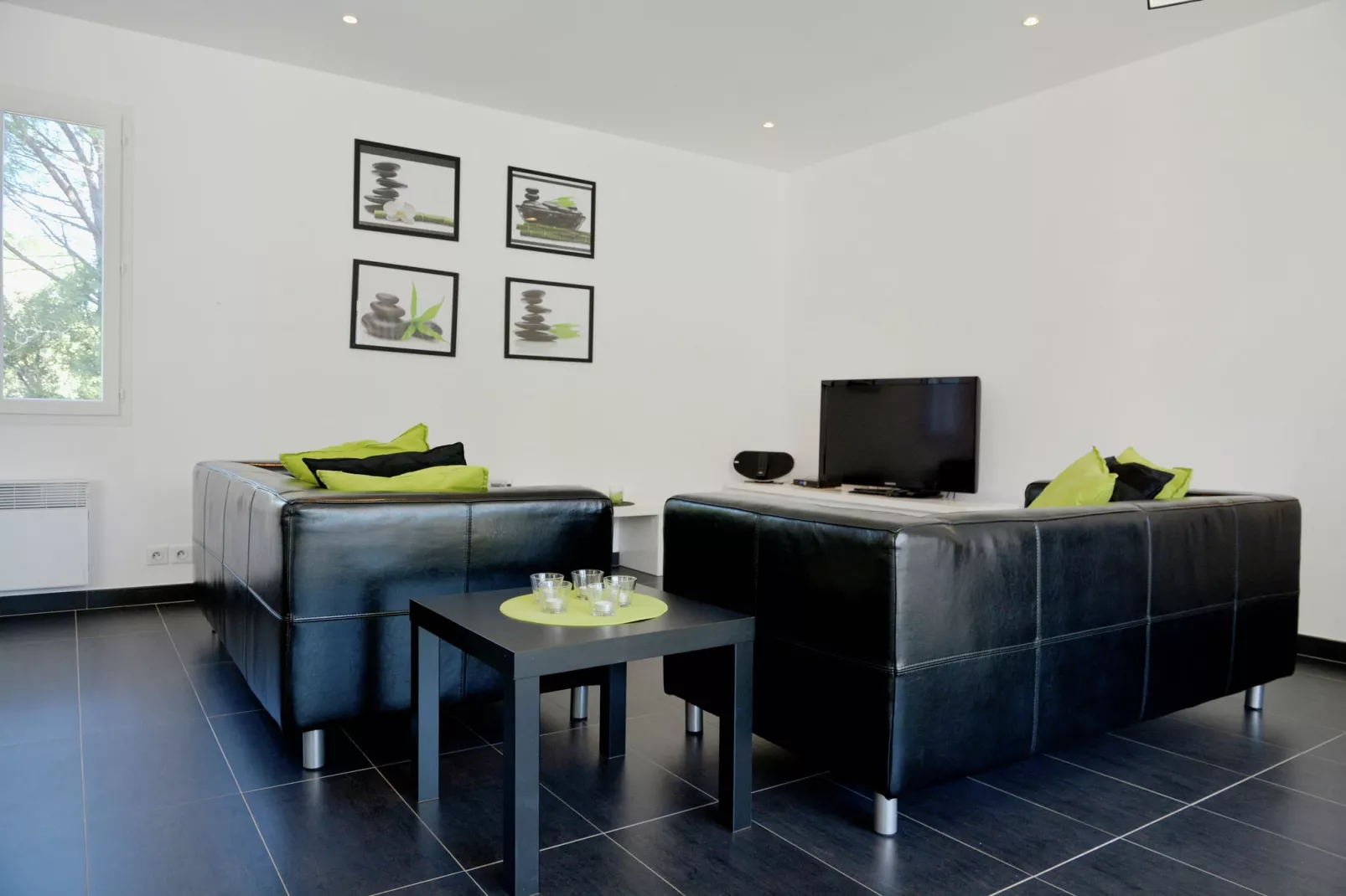 Le Rey-Living room