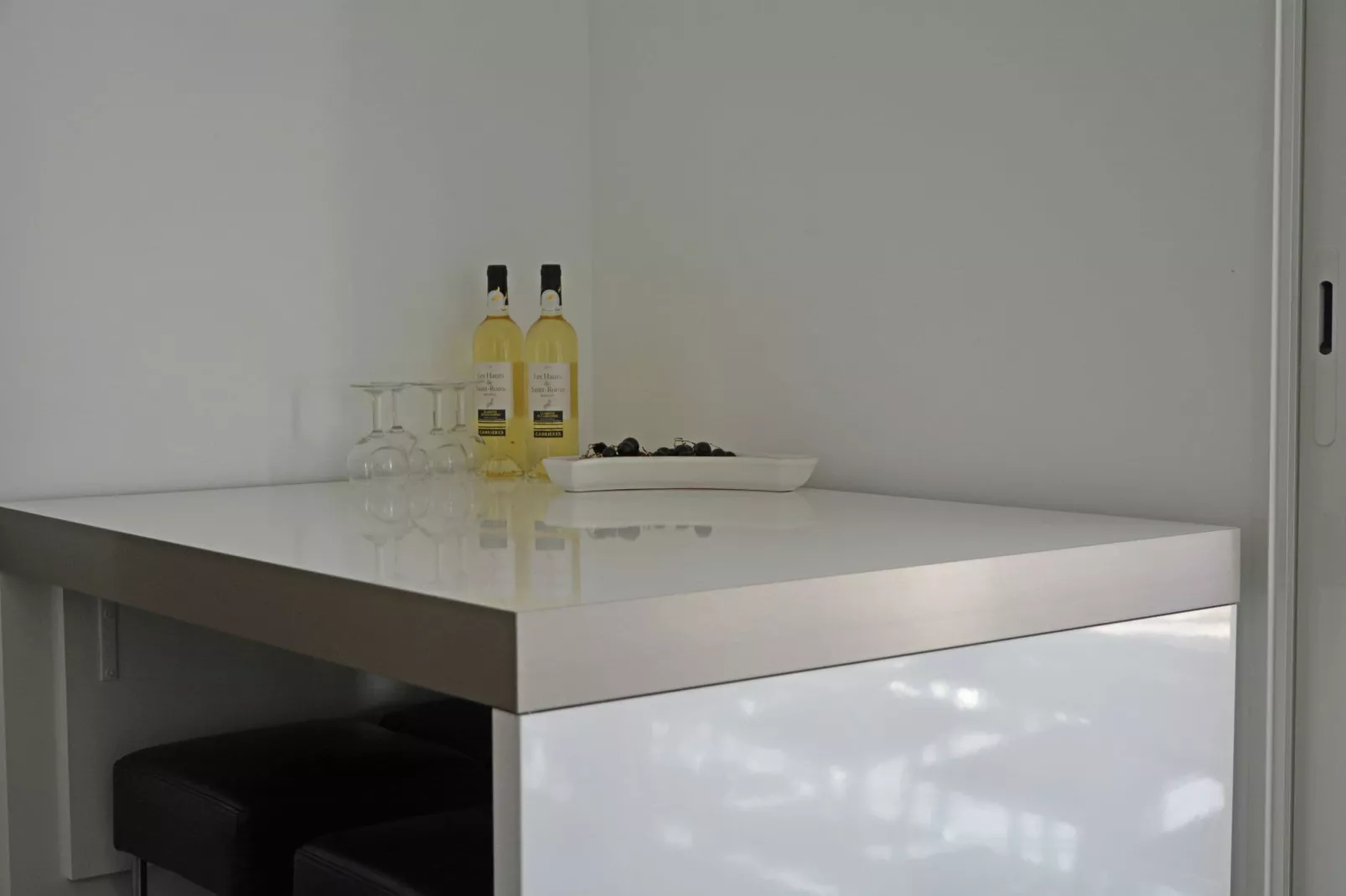 Le Rey-Living room