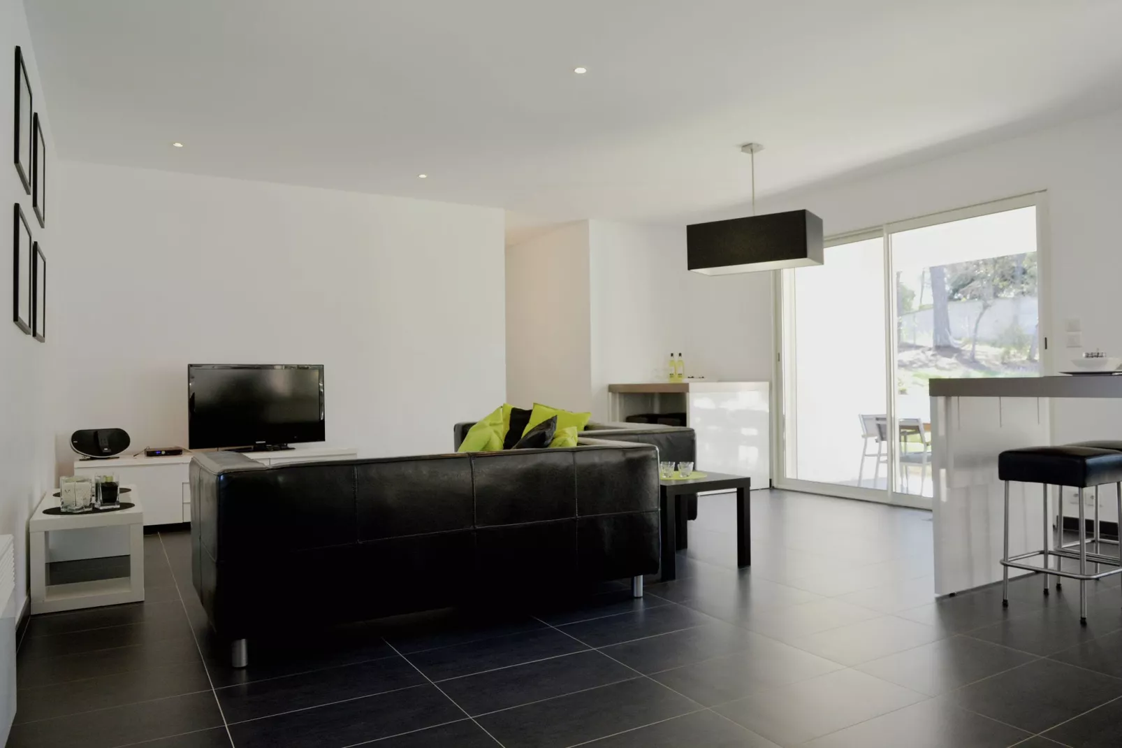 Le Rey-Living room