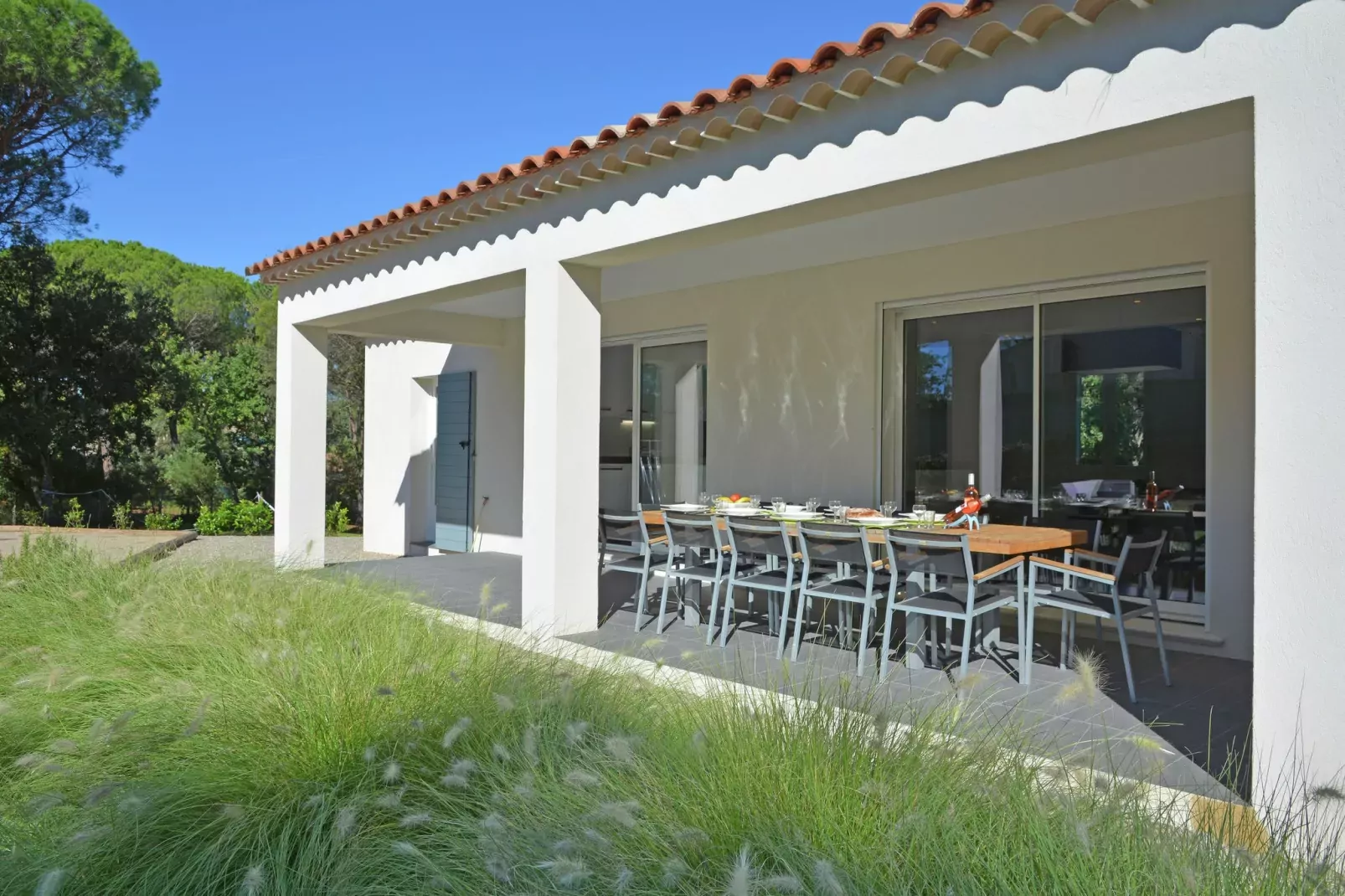 Le Rey-Terrace balcony