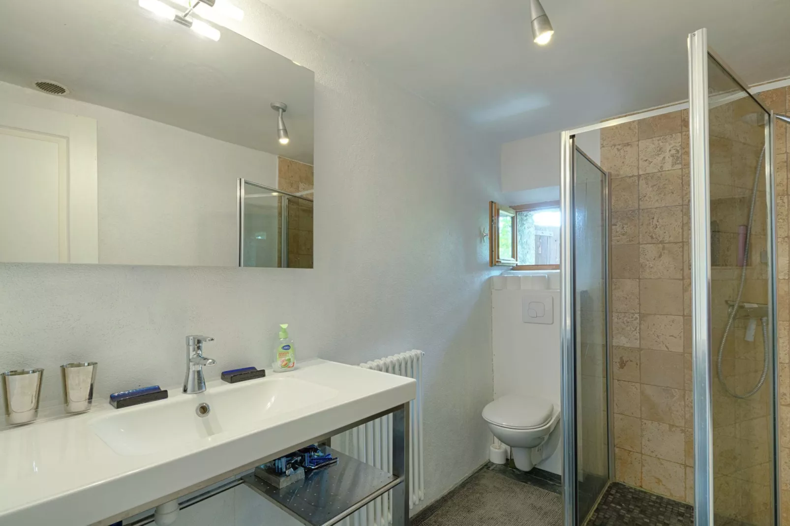Villa Entrecasteaux-Bathroom