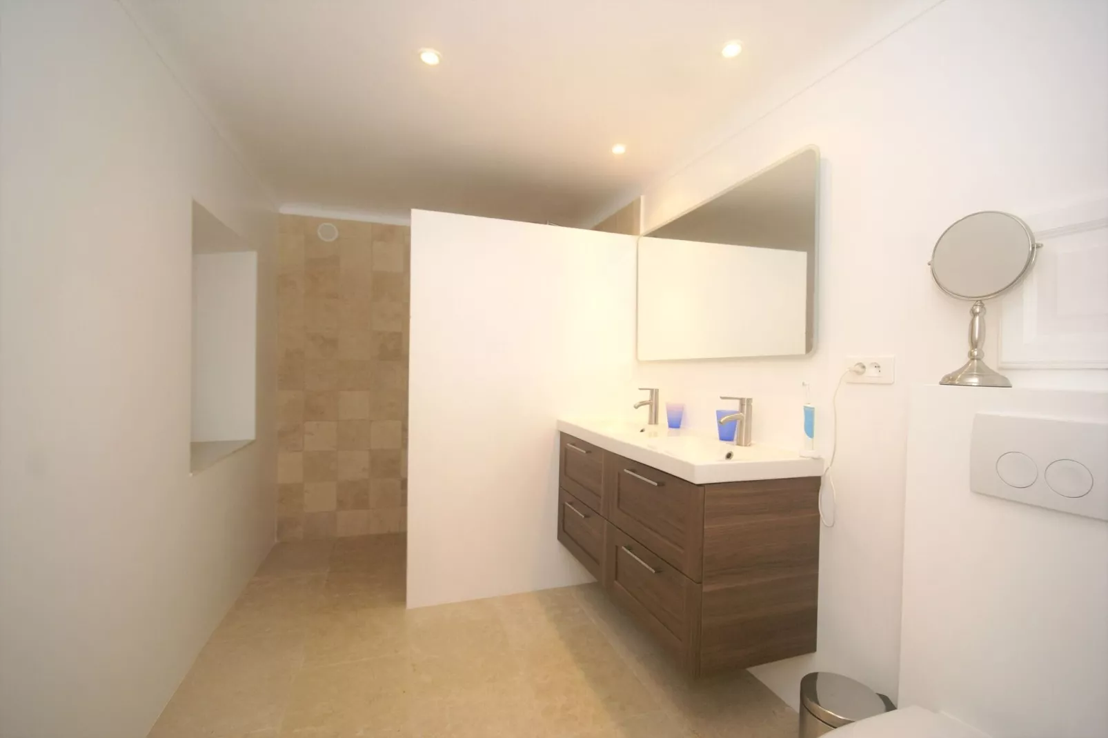 Villa Entrecasteaux-Bathroom