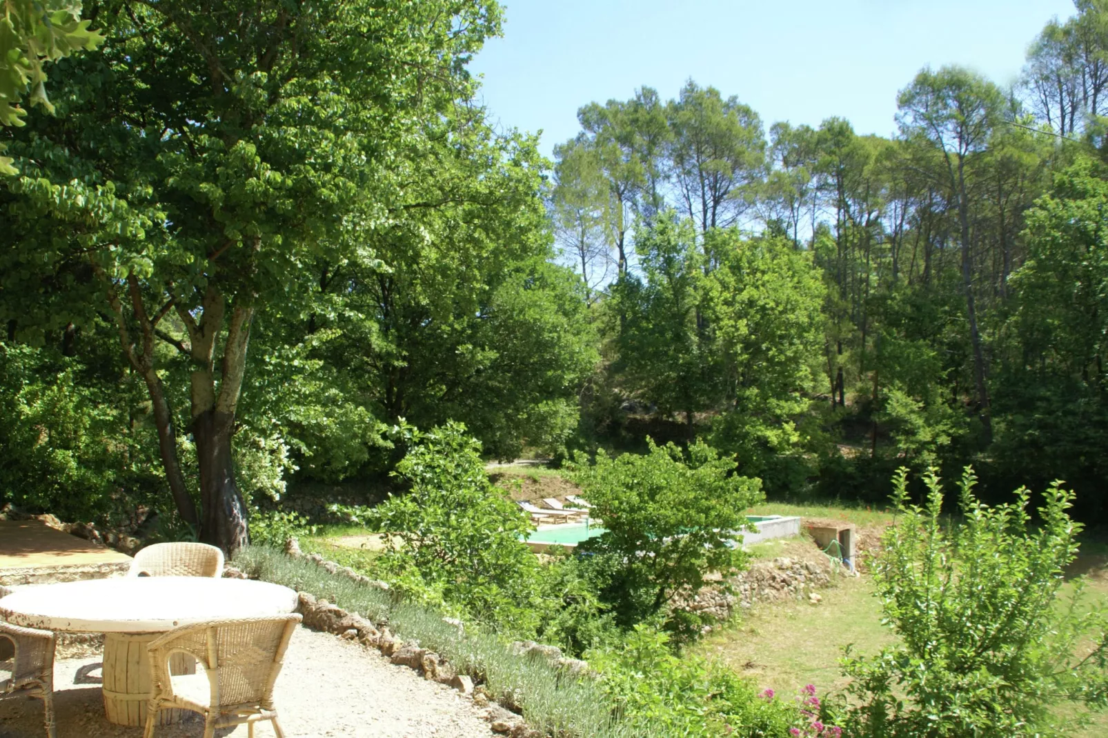 Villa Entrecasteaux-Gardens summer
