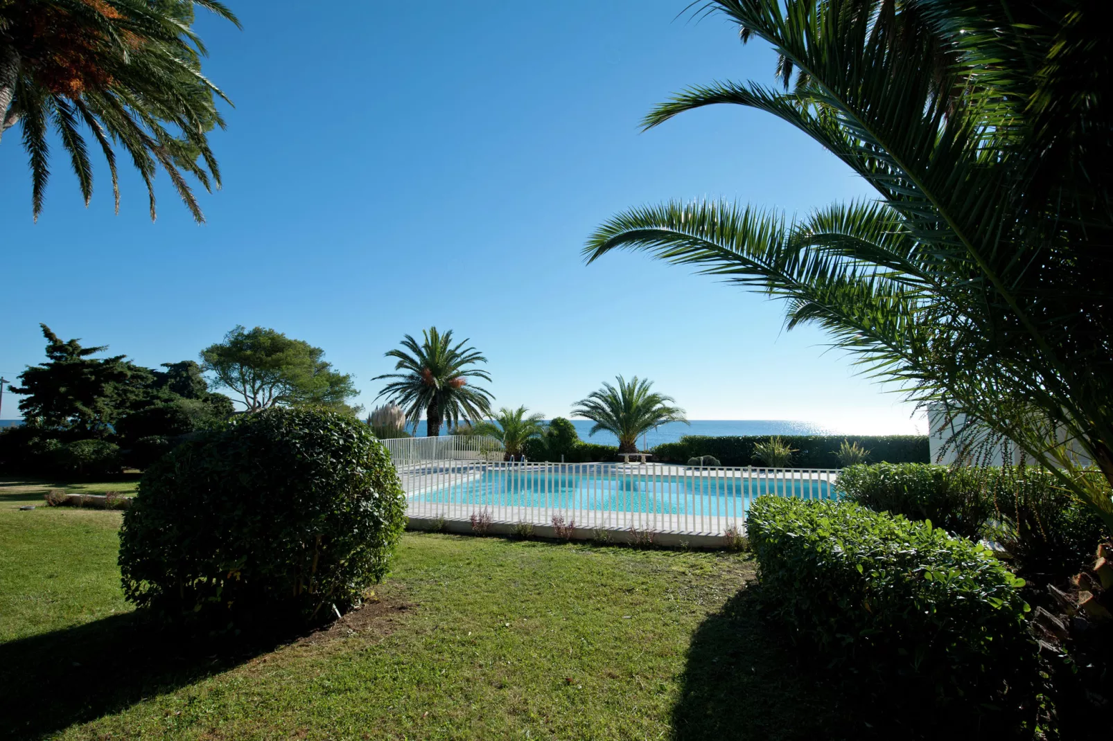 Les pieds dans l'eau-Pool