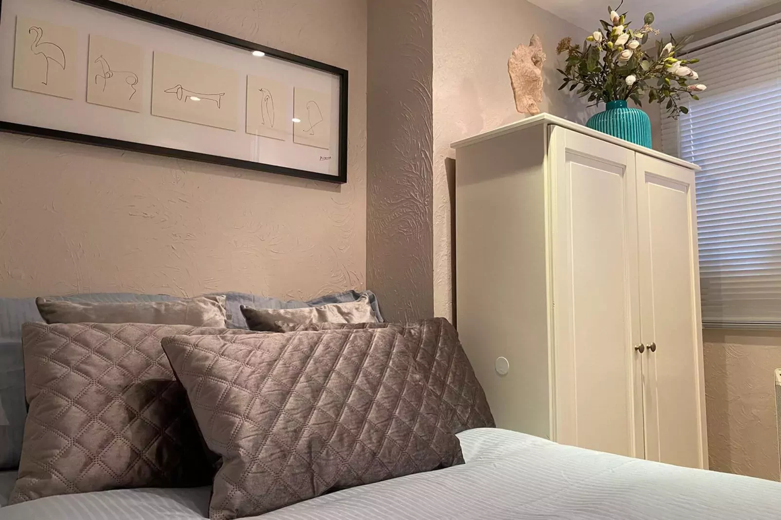 Les pieds dans l'eau-Bedroom