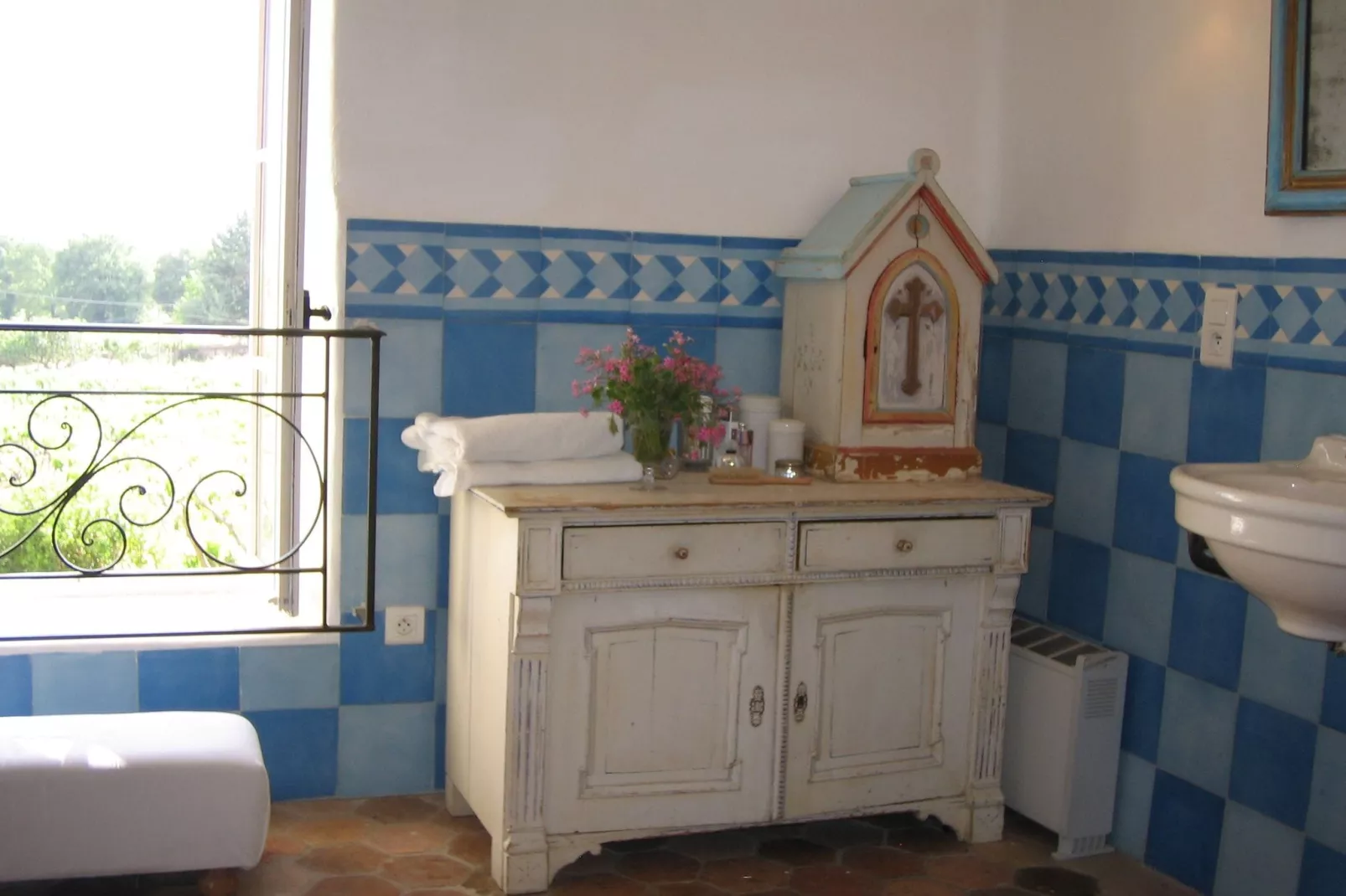 Lou Roure-Bathroom