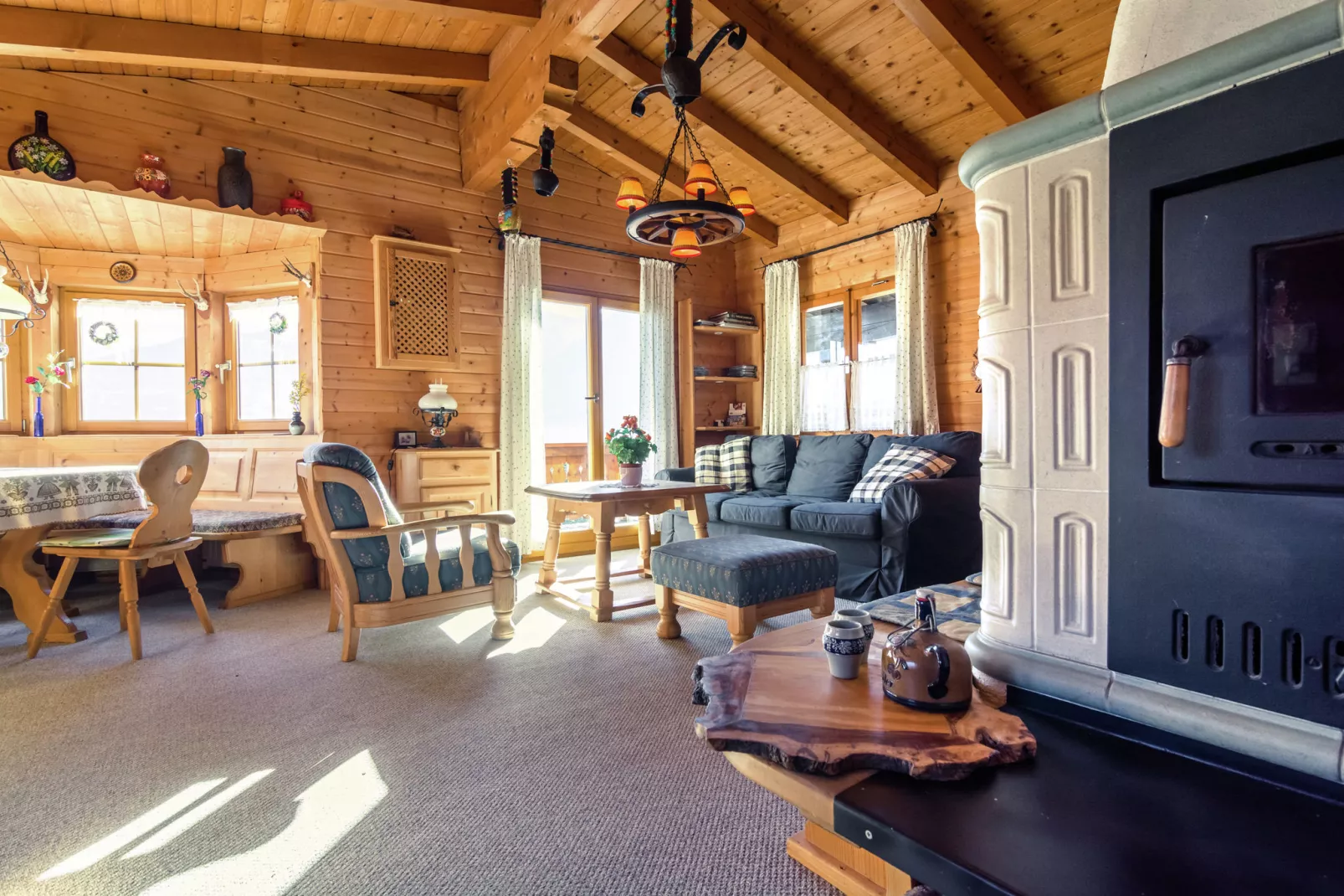Chalet an der Piste-Salon