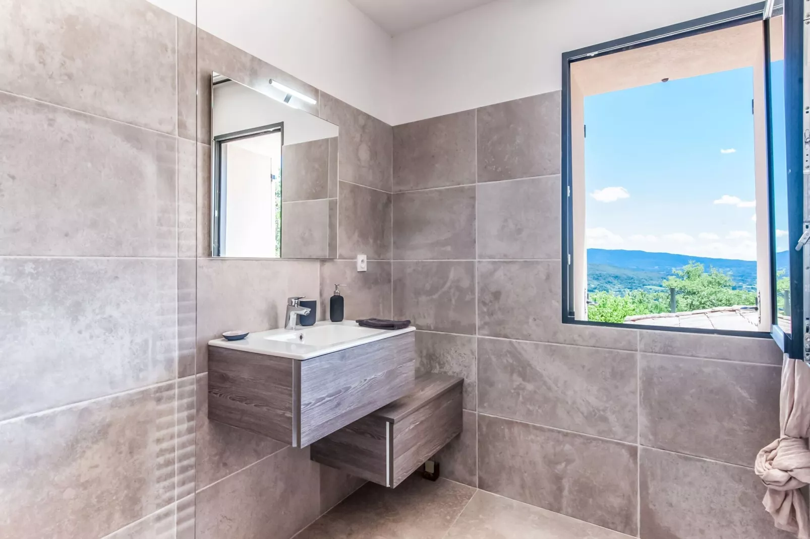 Villa Pouperas Vaison la Romaine-Bathroom