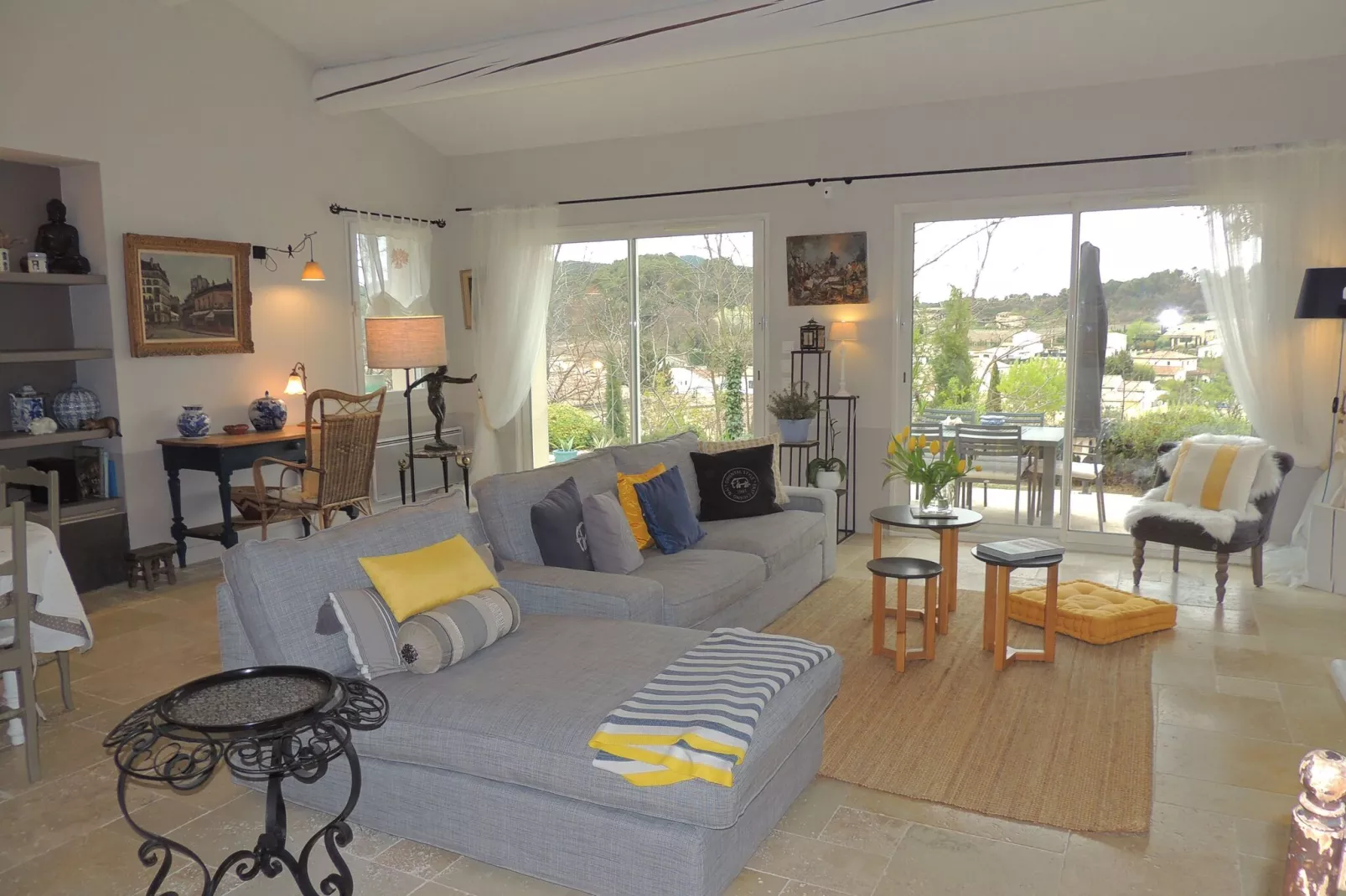 Villa Rose-Living room