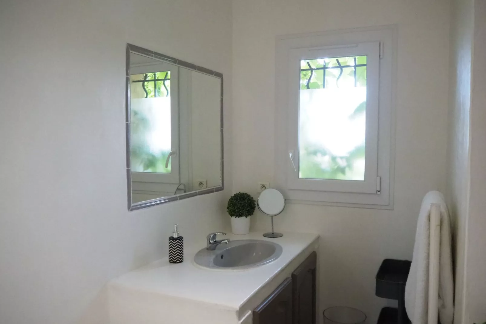 Ferienhaus in Pertuis-Bathroom