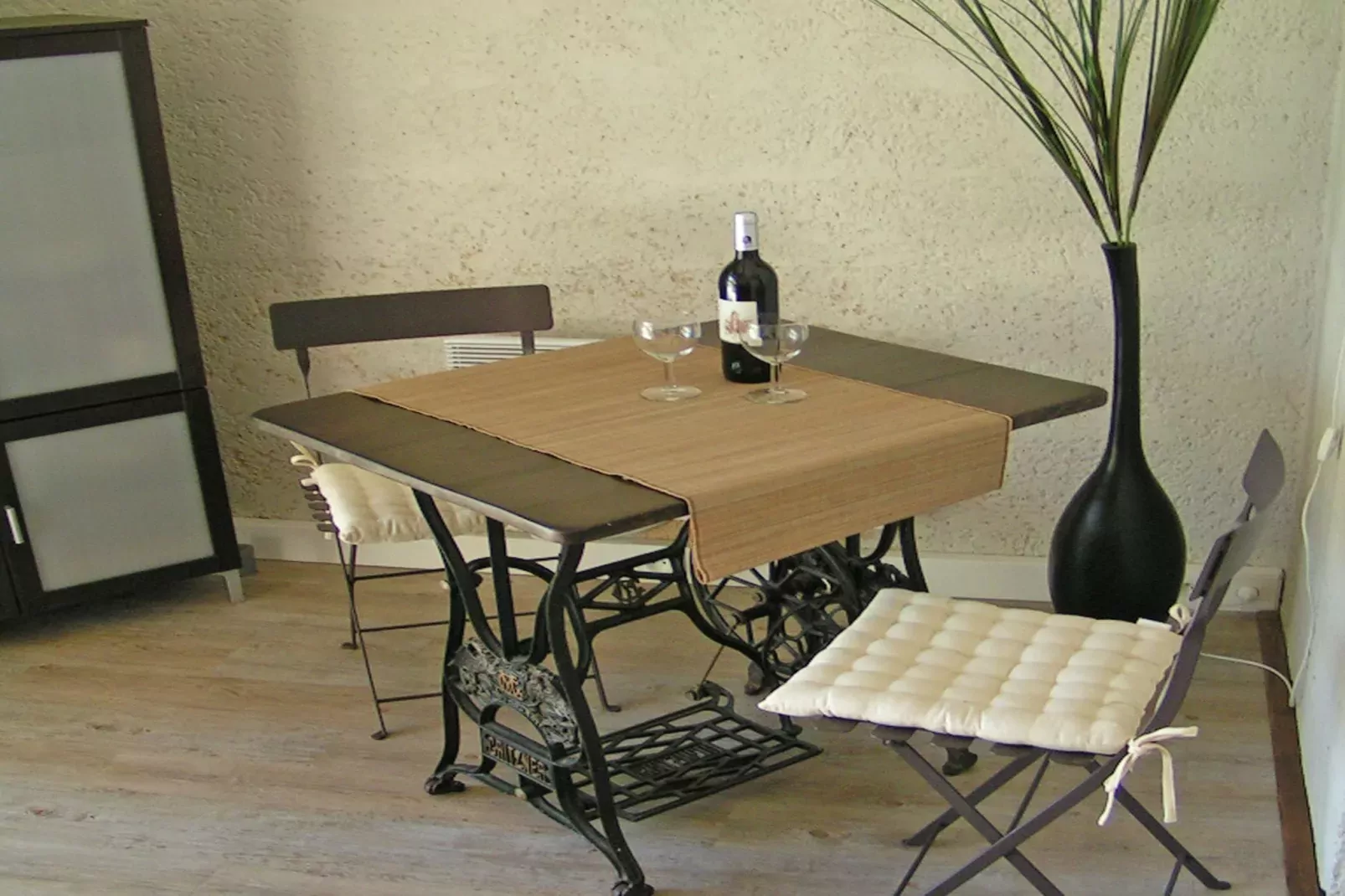 Ecluseaux Le Petit-Dining room