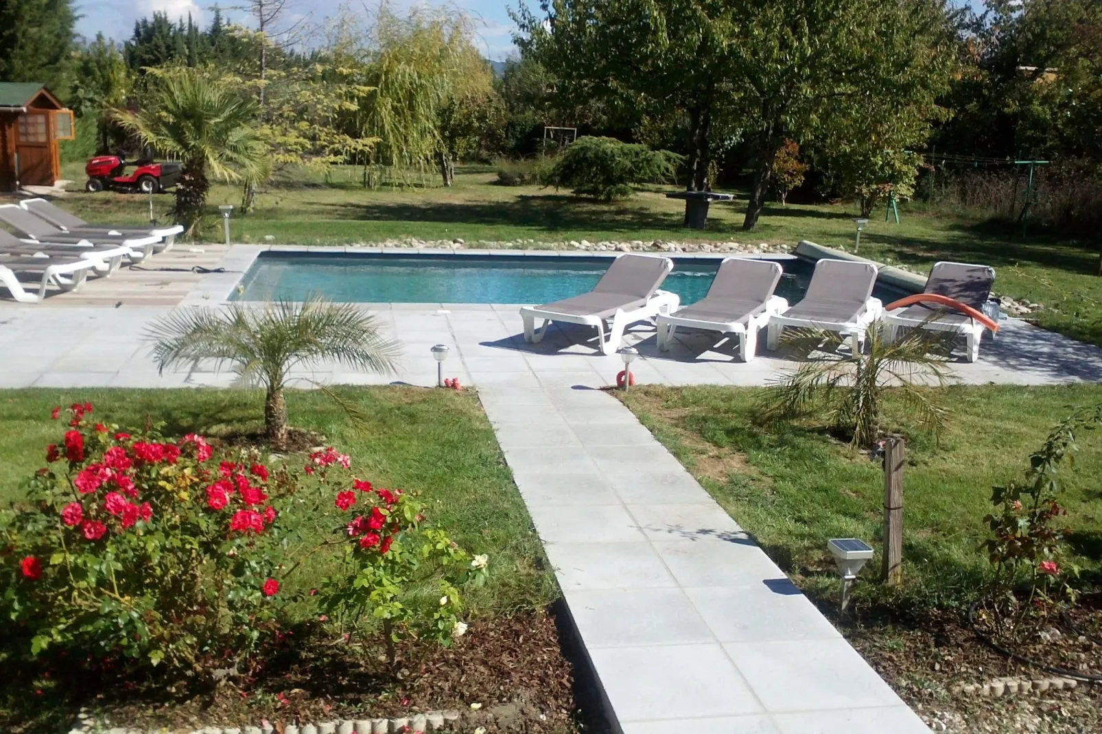 Entre Luberon et Avignon-Schwimmbad