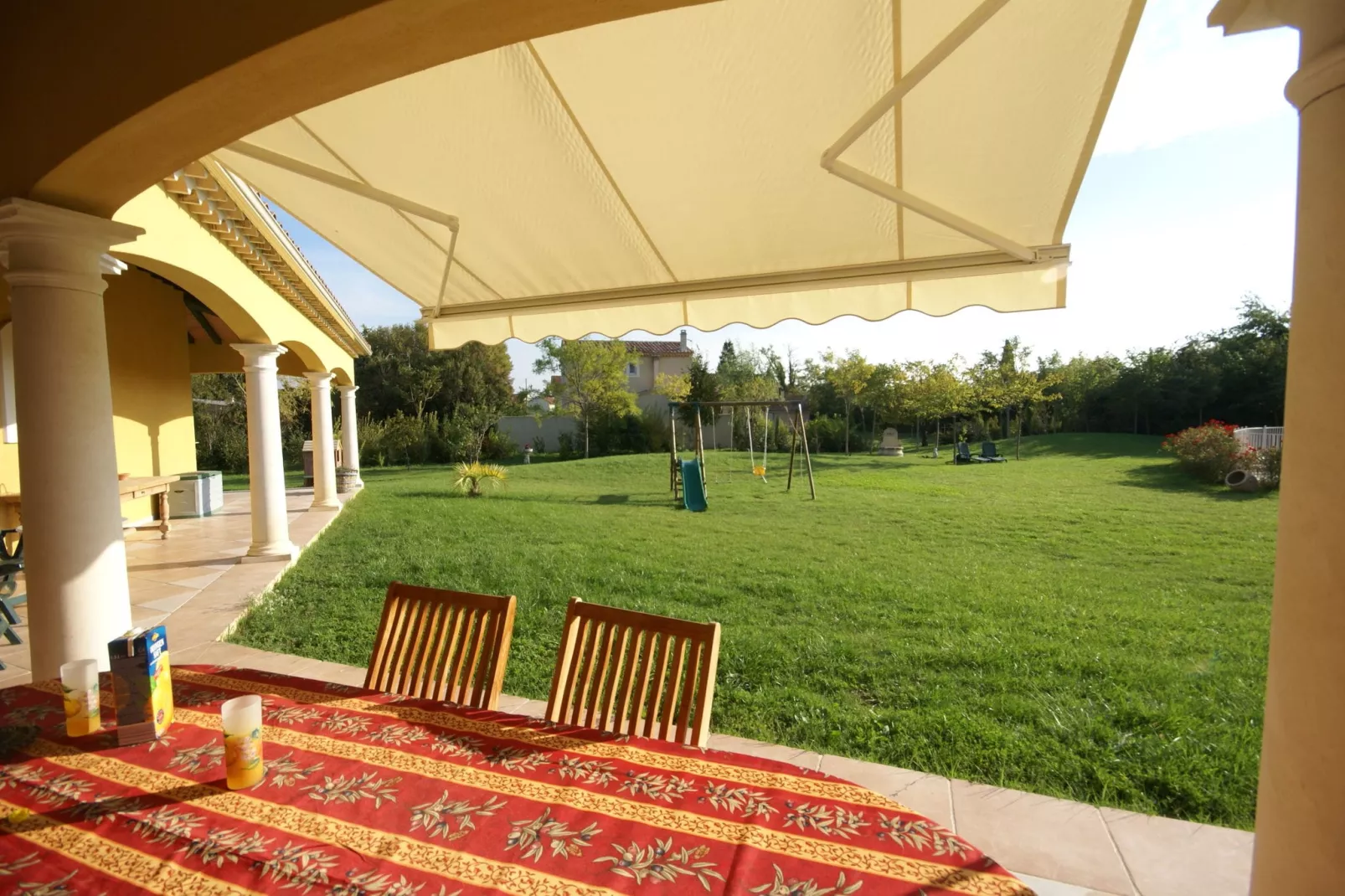 Villa - L'ISLE-SUR-LA-SORGUE-Terrace balcony
