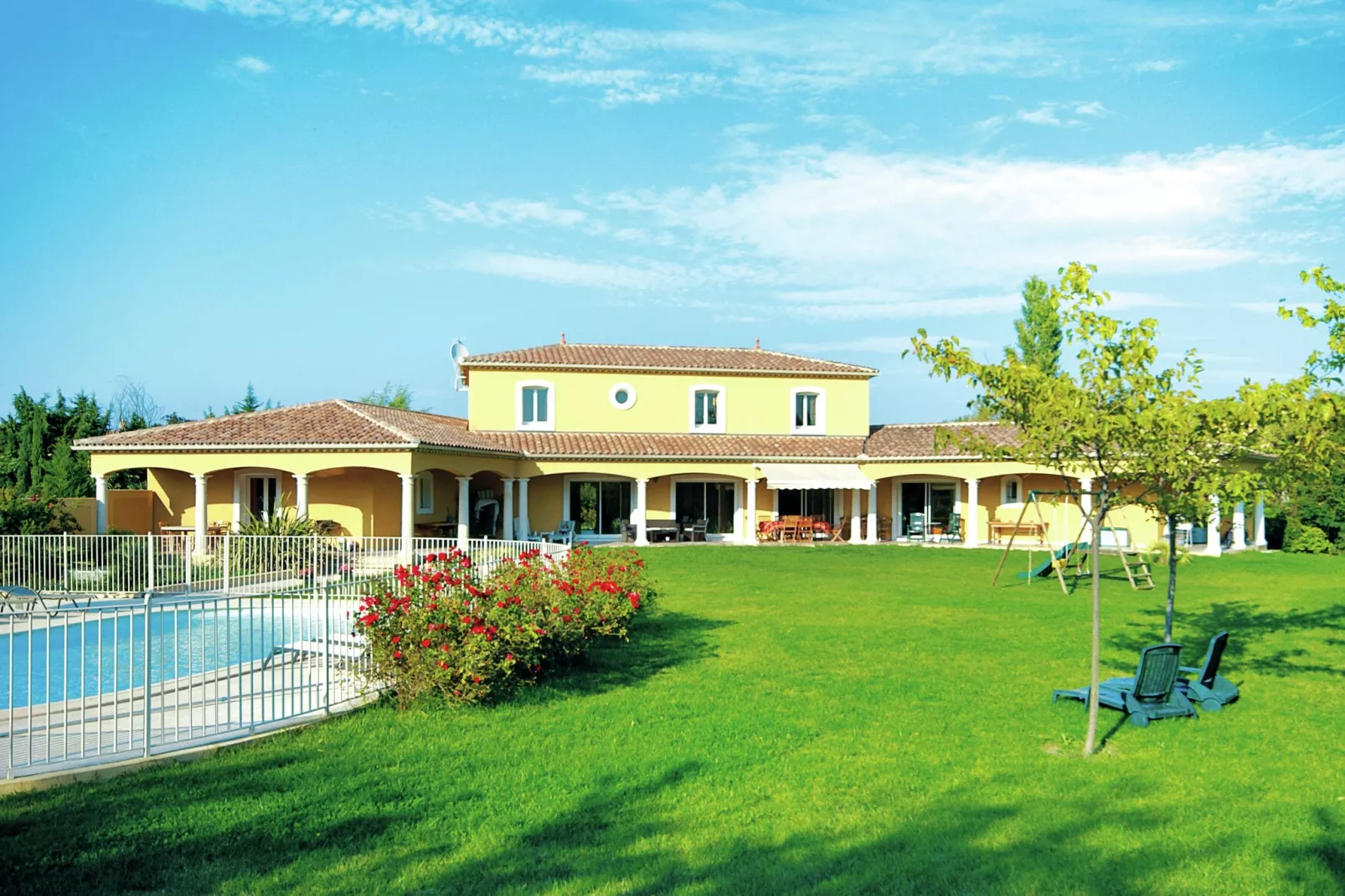 Villa - L'ISLE-SUR-LA-SORGUE-Exterior summer