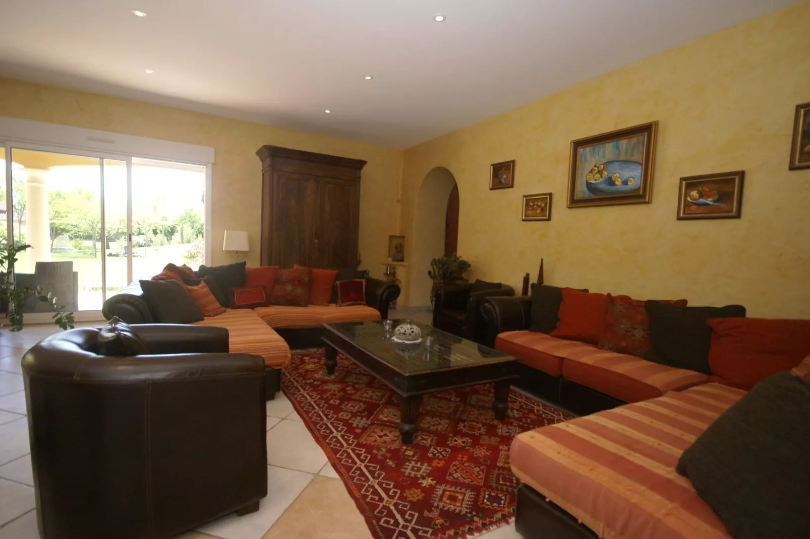 Villa - L'ISLE-SUR-LA-SORGUE-Living room
