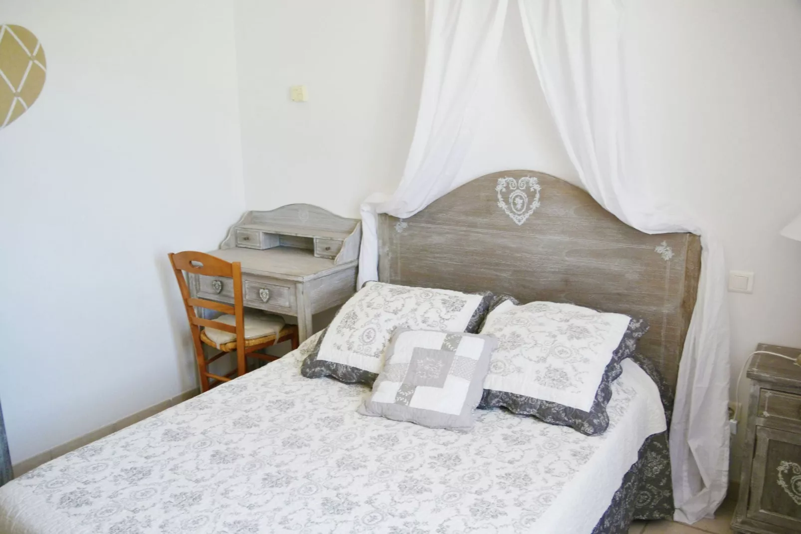 Villa - L'ISLE-SUR-LA-SORGUE-Bedroom