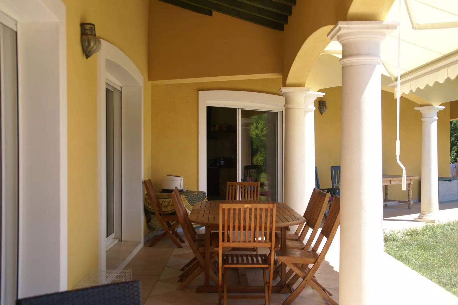 Villa - L'ISLE-SUR-LA-SORGUE-Terrace balcony