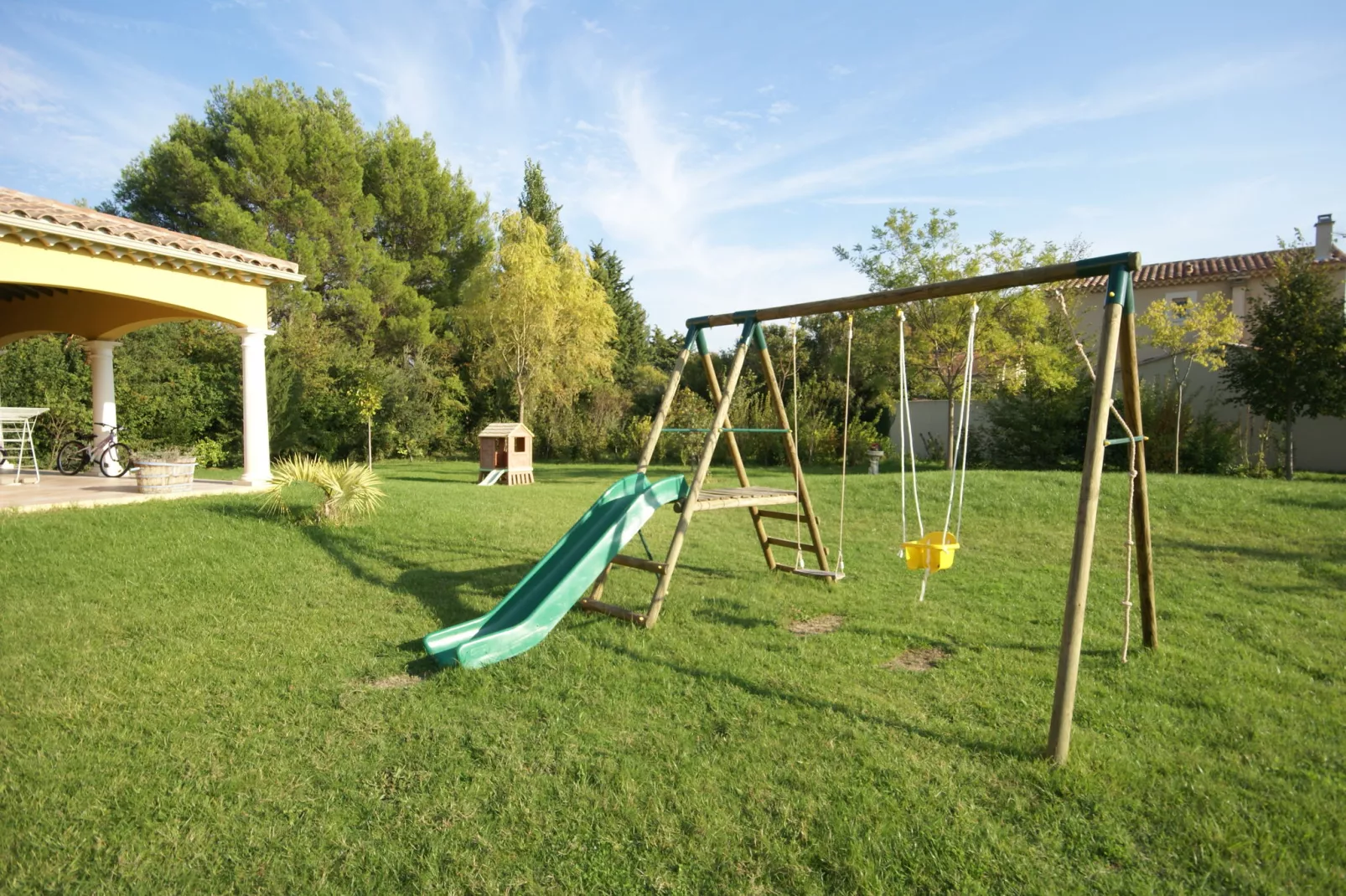 Villa - L'ISLE-SUR-LA-SORGUE-Gardens summer
