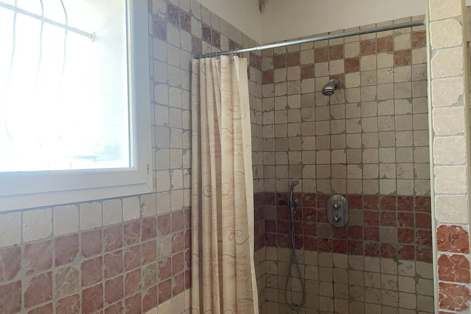 Villa - L'ISLE-SUR-LA-SORGUE-Bathroom