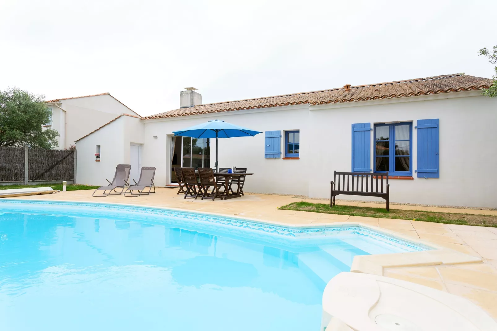 Le Domaine de Vertmarines 3-Exterior summer