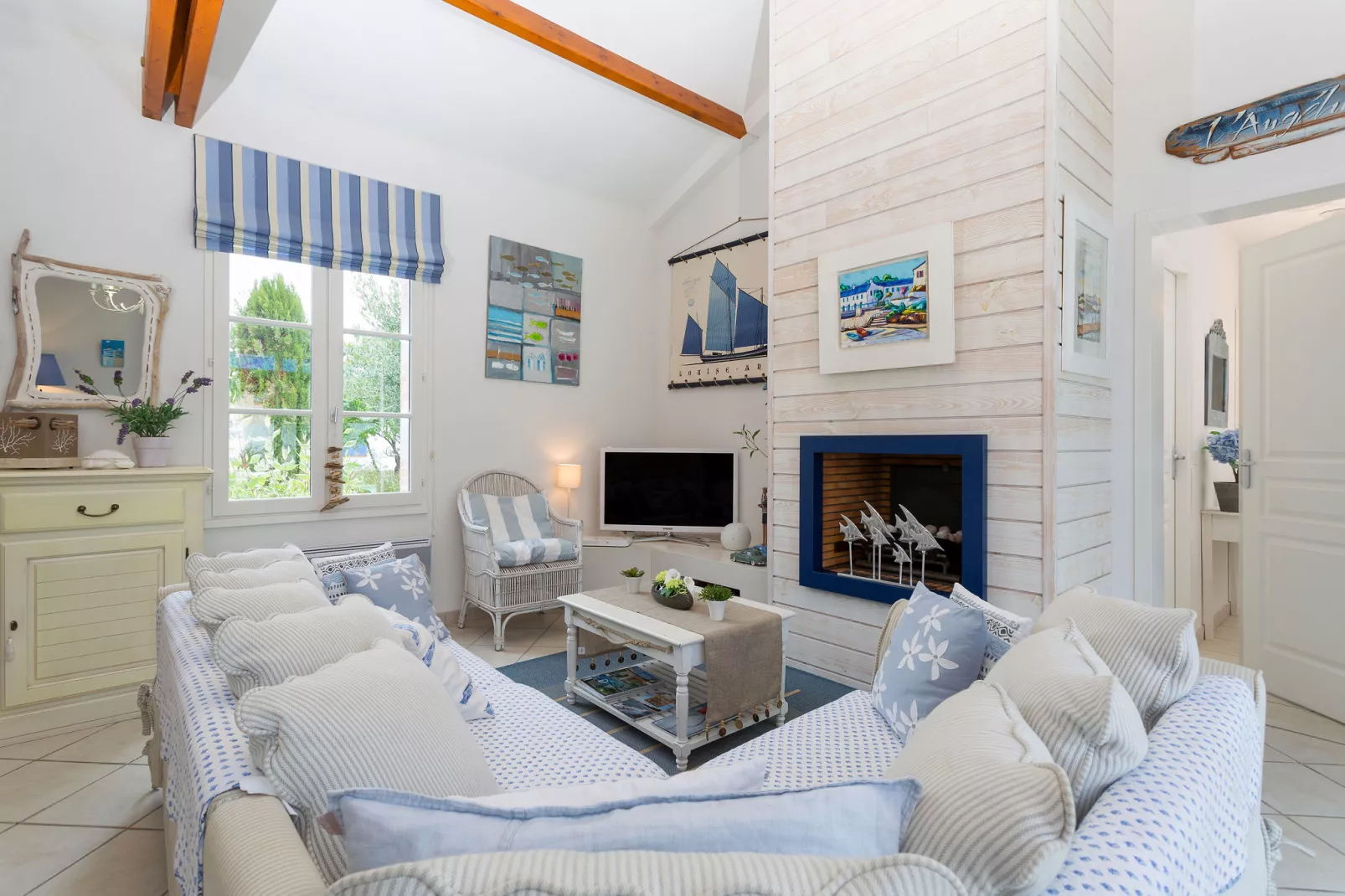 Le Domaine de Vertmarines 3-Living room