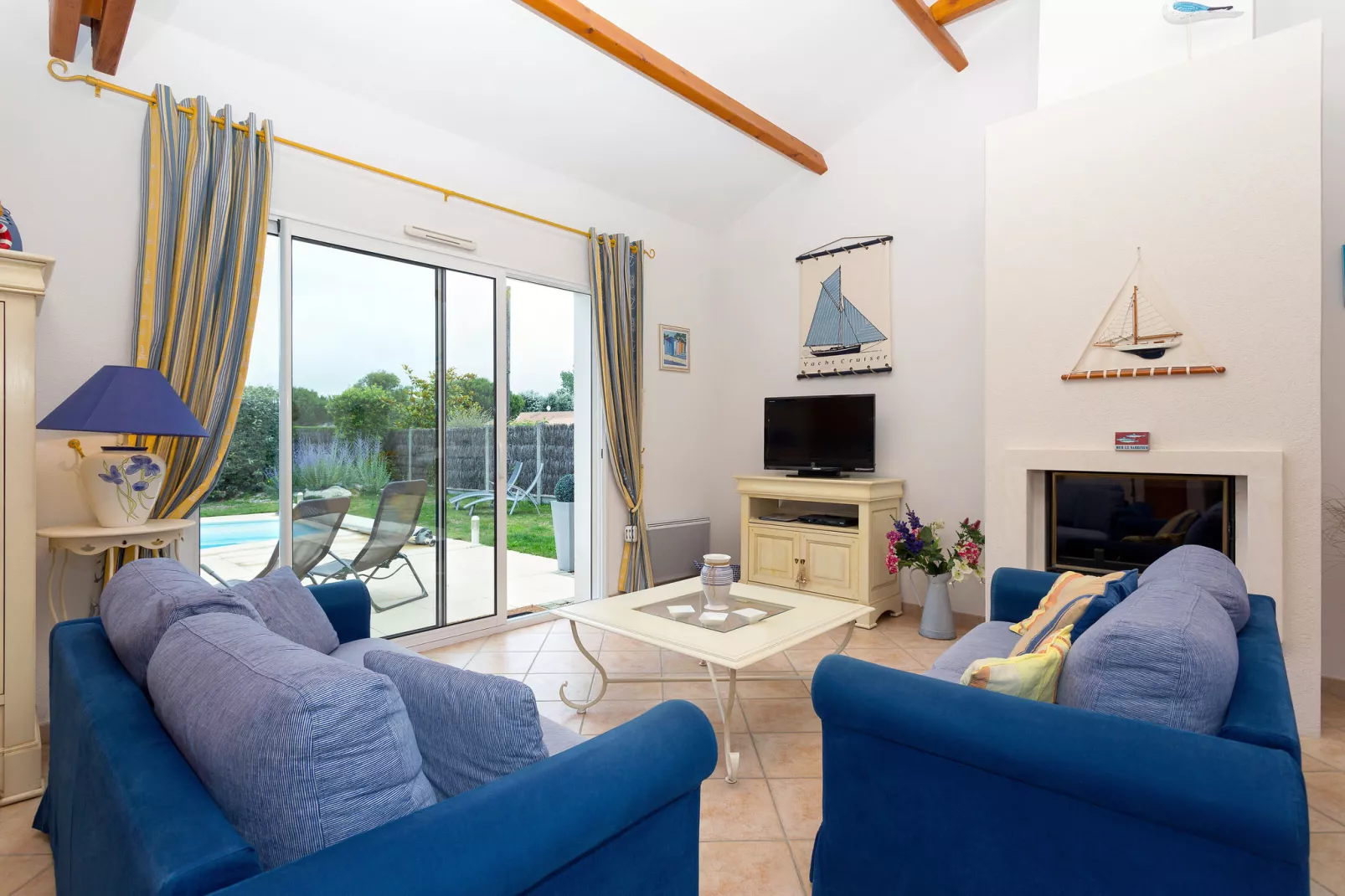 Le Domaine de Vertmarines 3-Living room