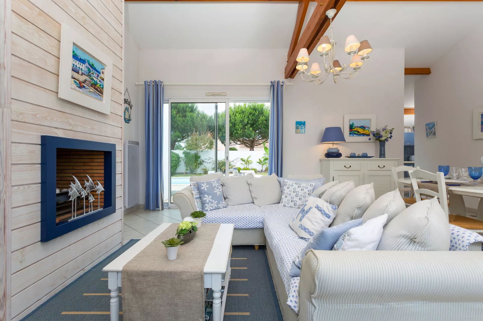 Le Domaine de Vertmarines 3-Living room