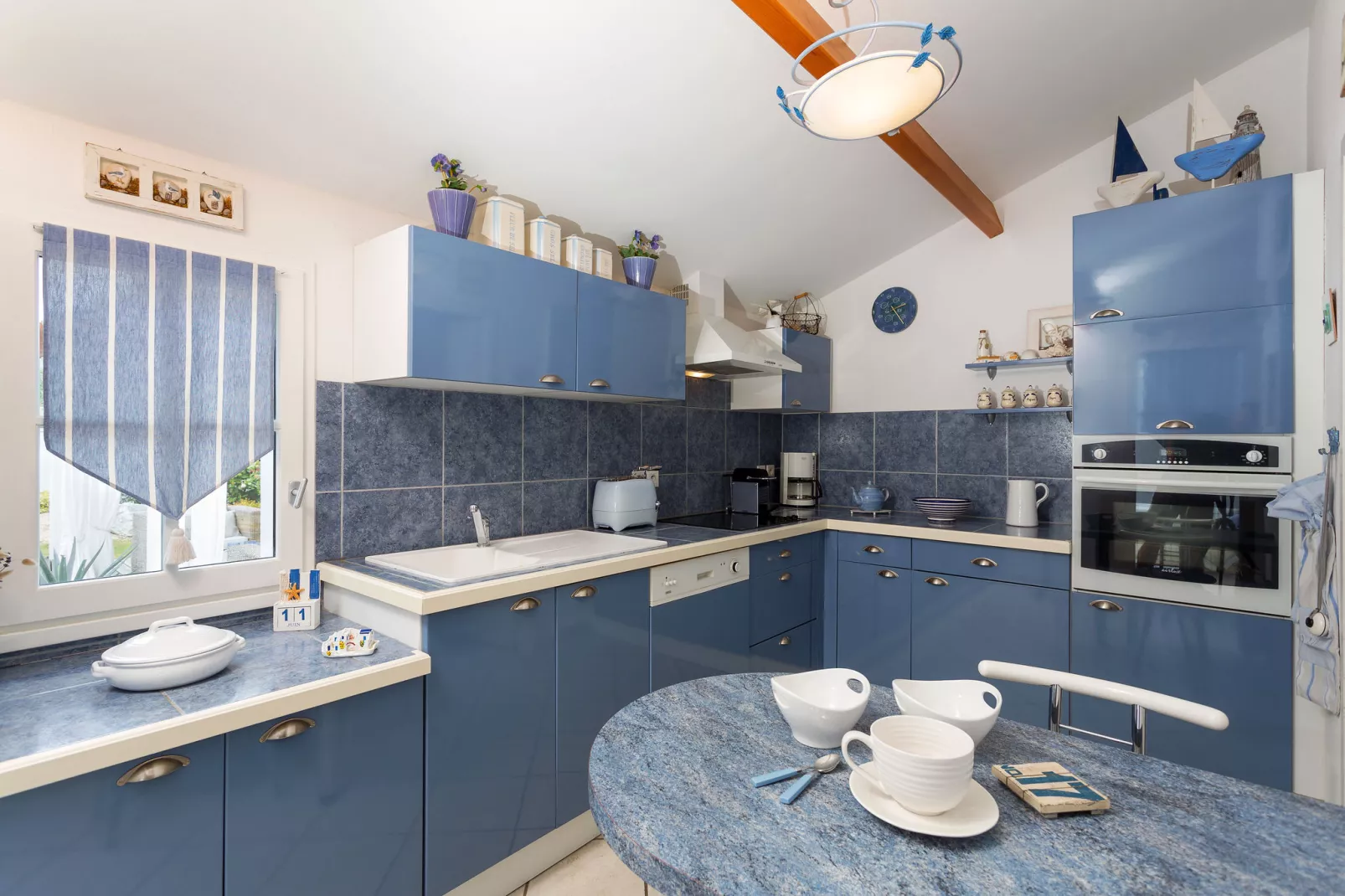 Le Domaine de Vertmarines 3-Kitchen