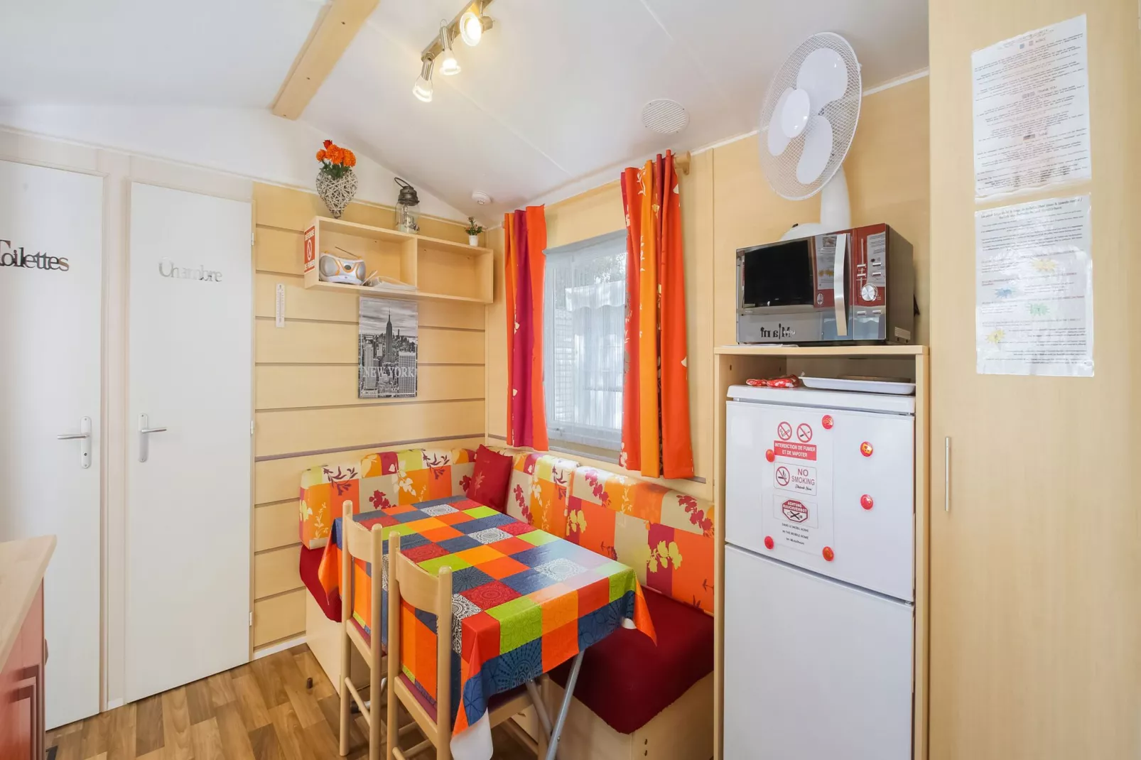 Mobil home 6pax   clim-Living room