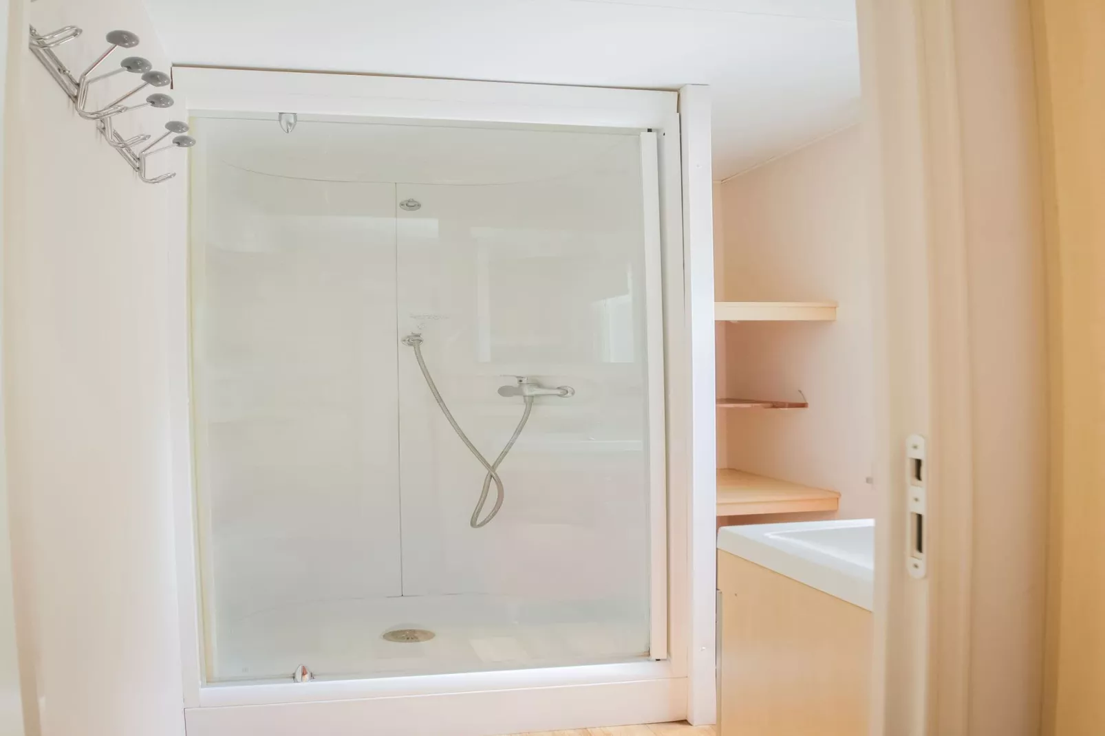 Mobil home 6pax   clim-Bathroom