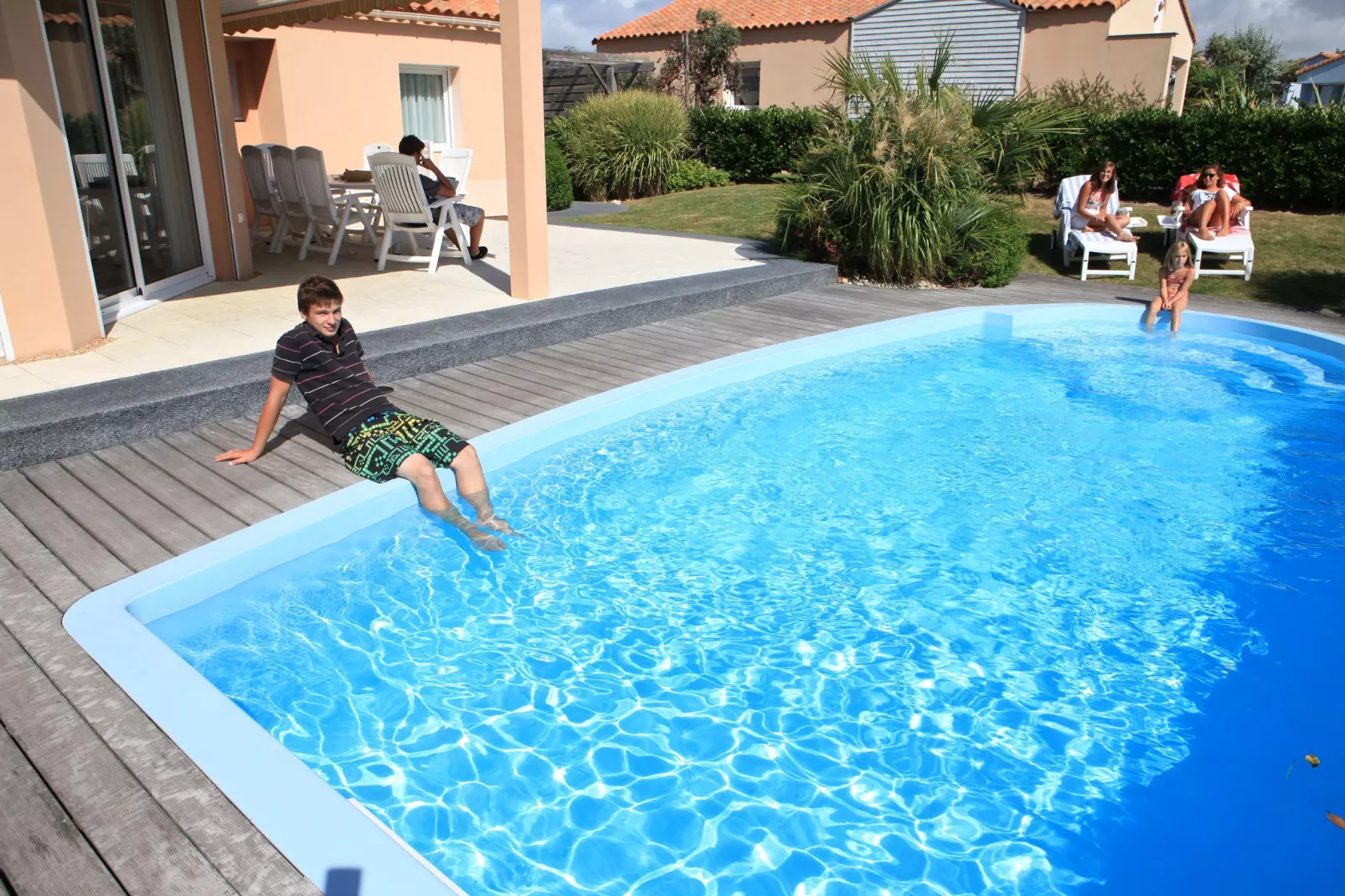 Sophora 6 with pool-Pool