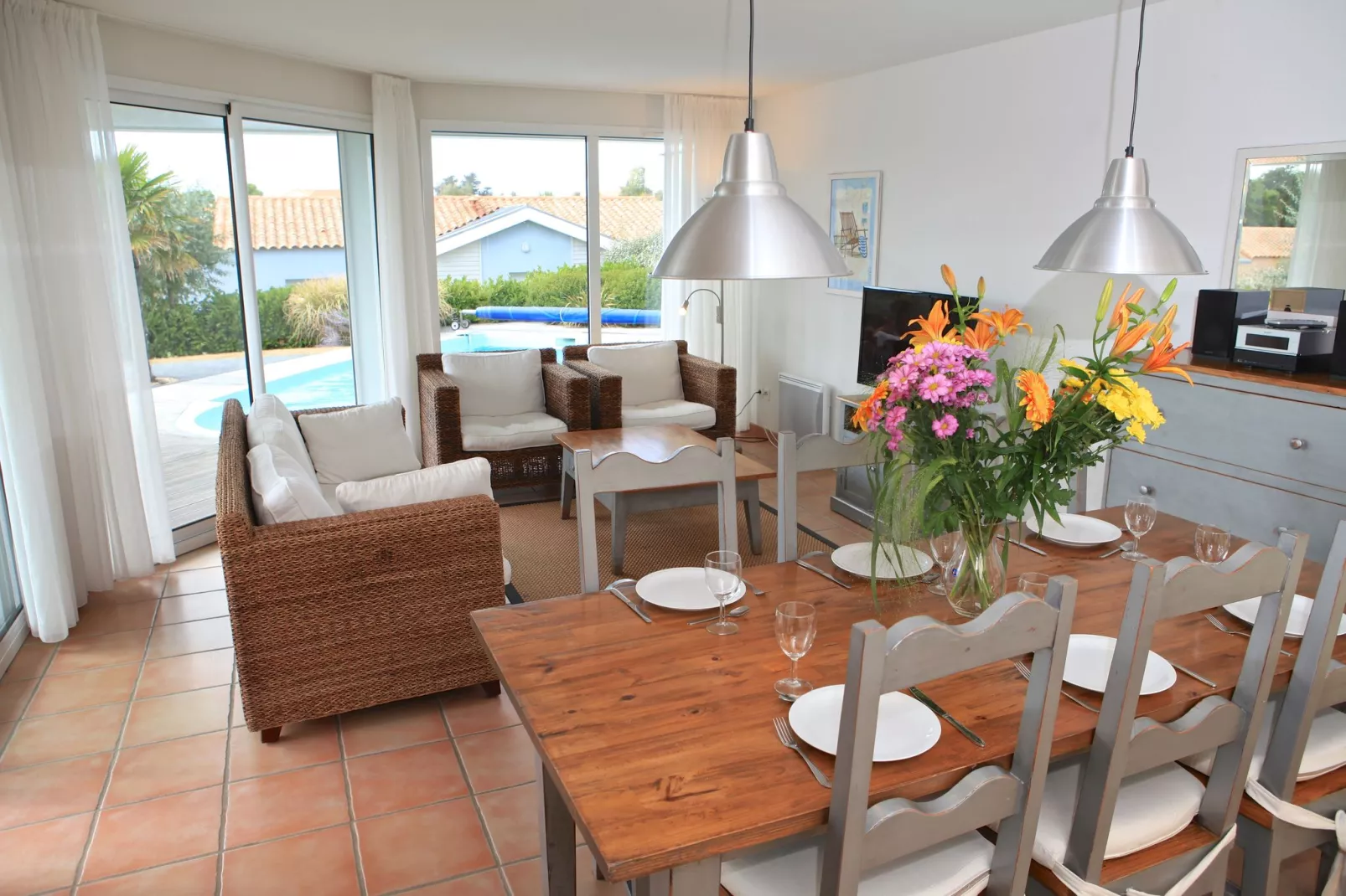 Sophora 6 with pool-Living room