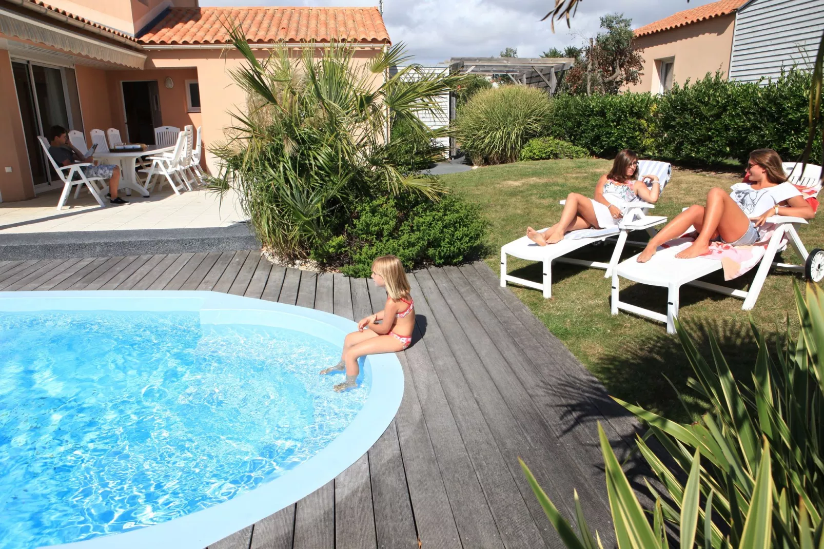 Sophora 6 with pool-Gardens summer