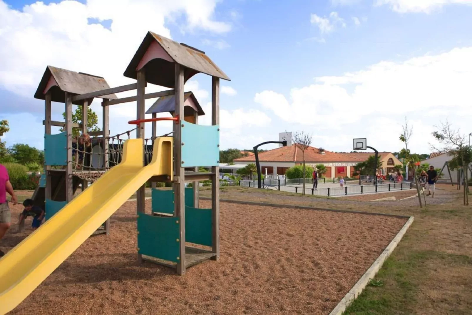 Acacia 6 with pool-Park facilities