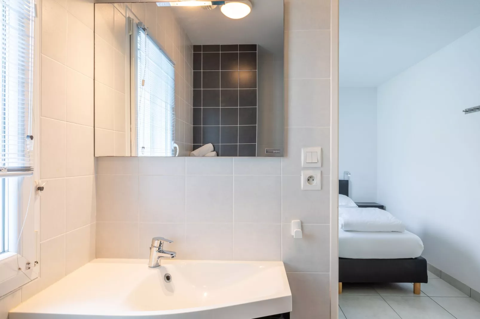 Sequoia 8 with pool-Bathroom