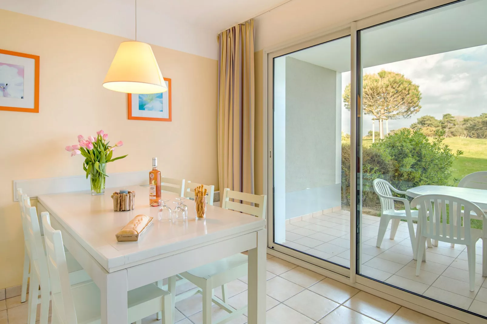 L'estran 5-Dining room