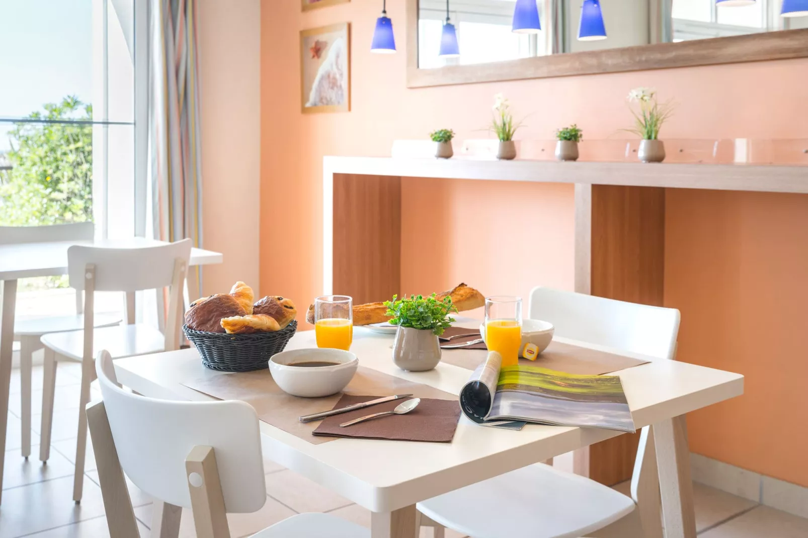 L'estran 5-Dining room