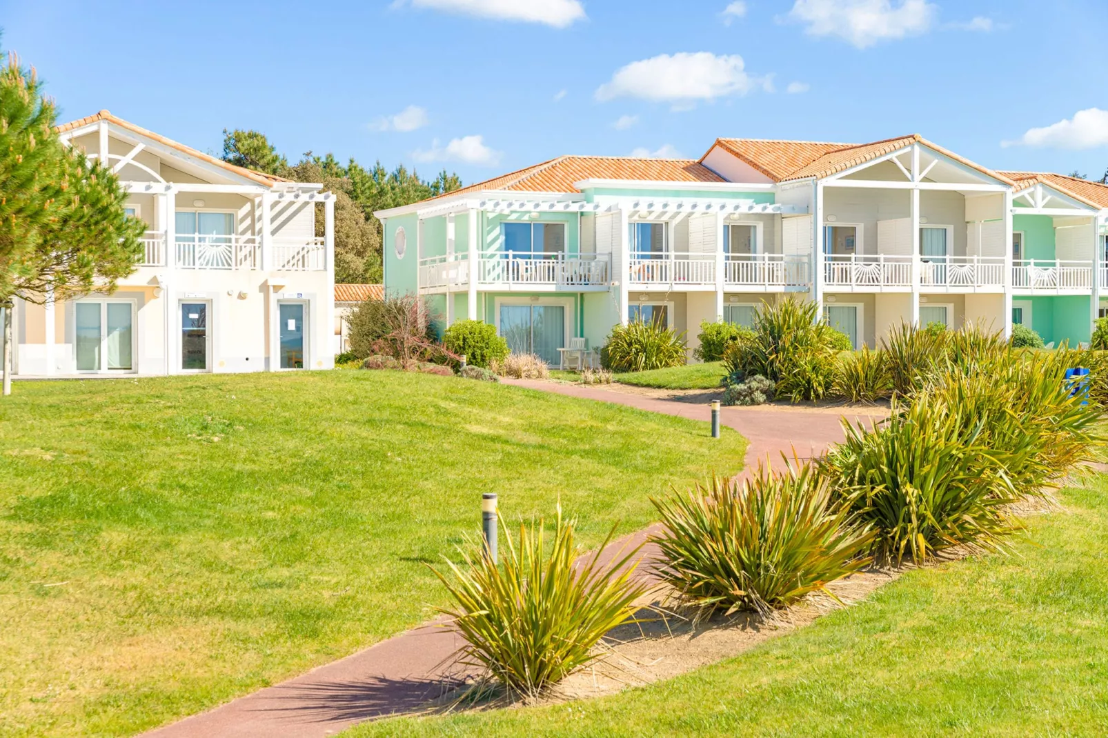 L'estran 8-Exterior summer